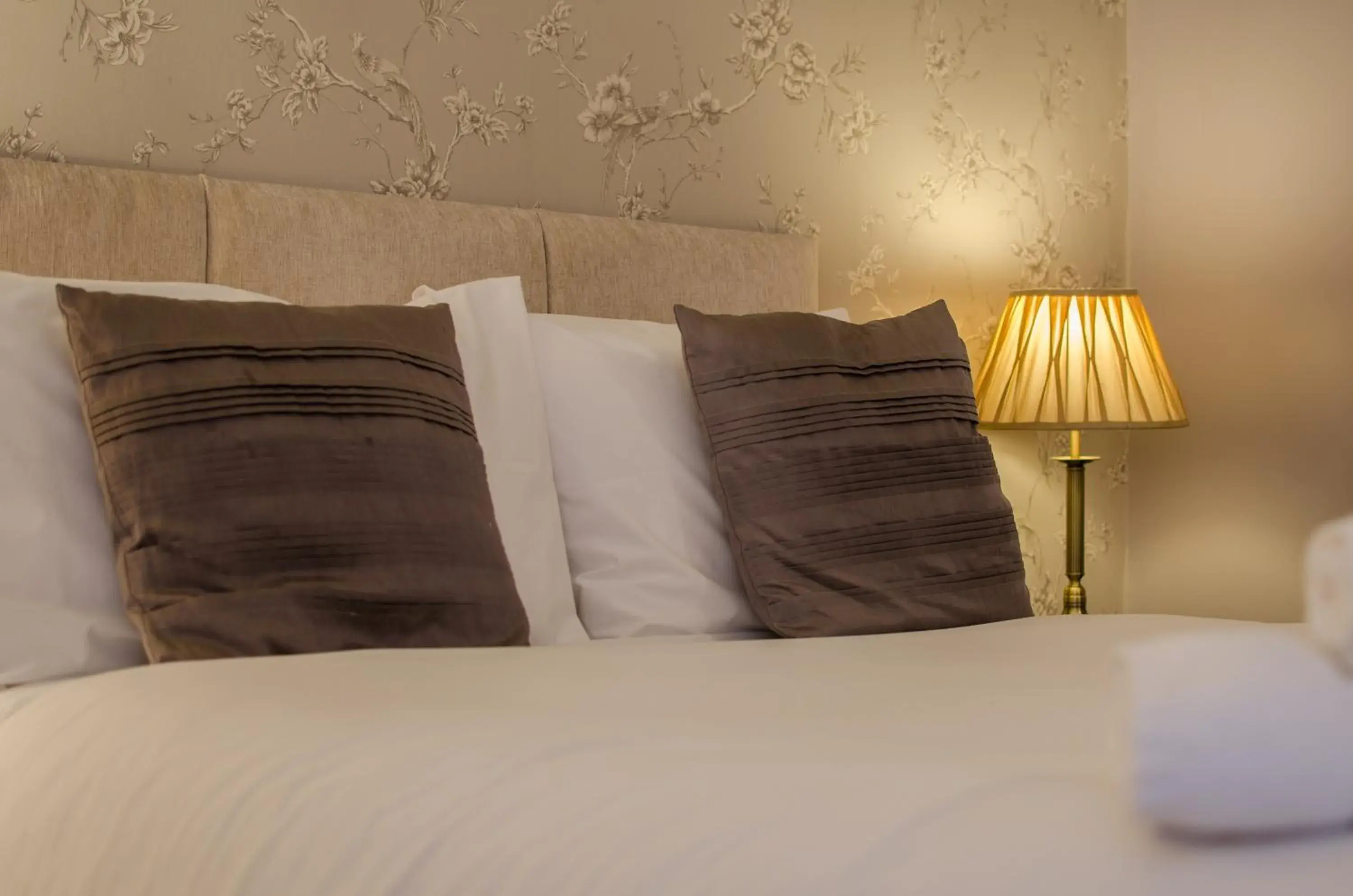 Bedroom, Bed in Dukes Folly Hotel