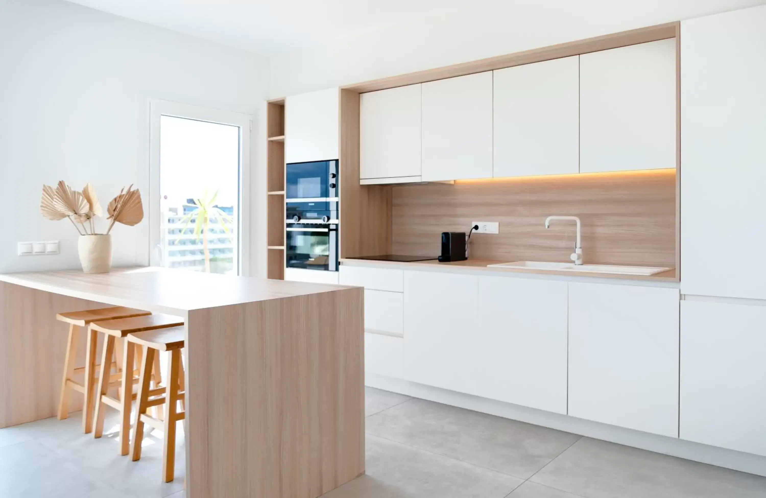Kitchen/Kitchenette in Portomar Apartments