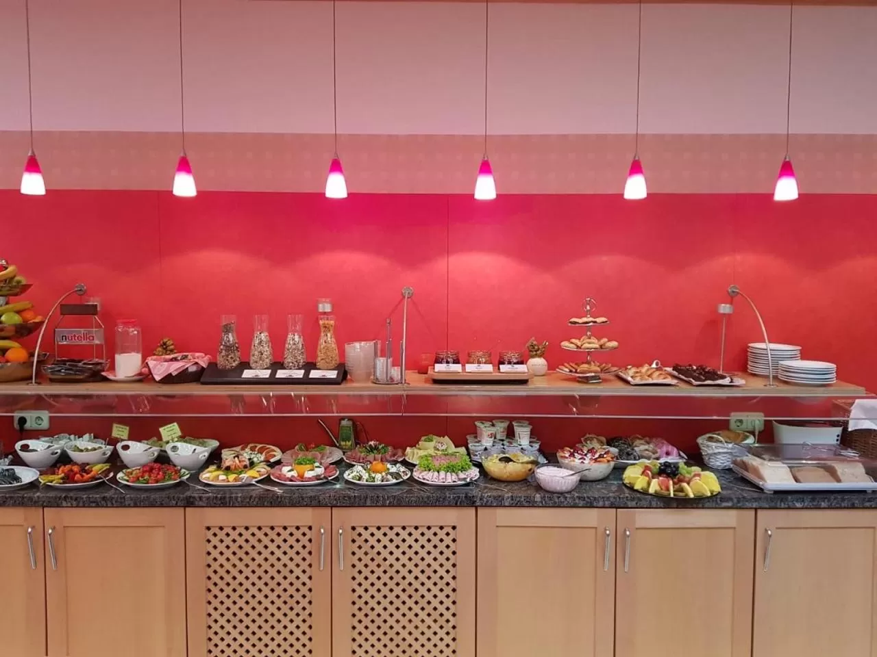 Restaurant/places to eat in NP Hotel Wallis