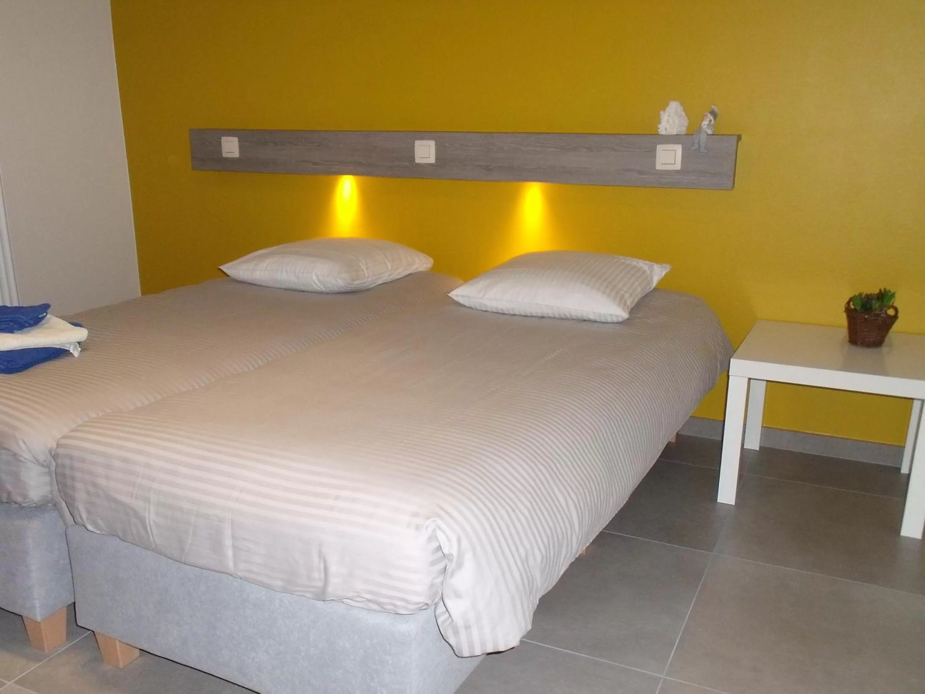 Bedroom in Logies Ternier