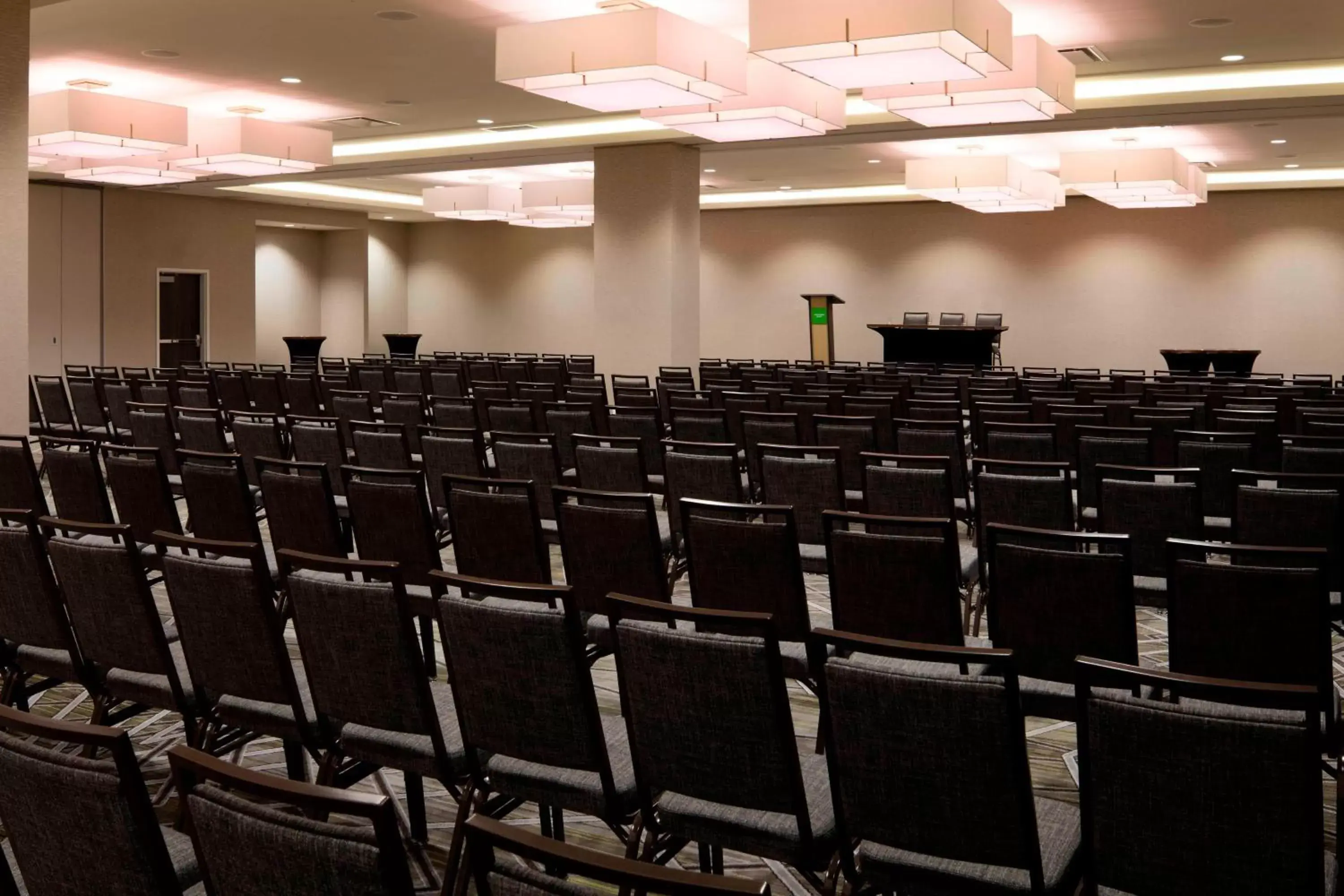 Meeting/conference room in Courtyard by Marriott Prince George