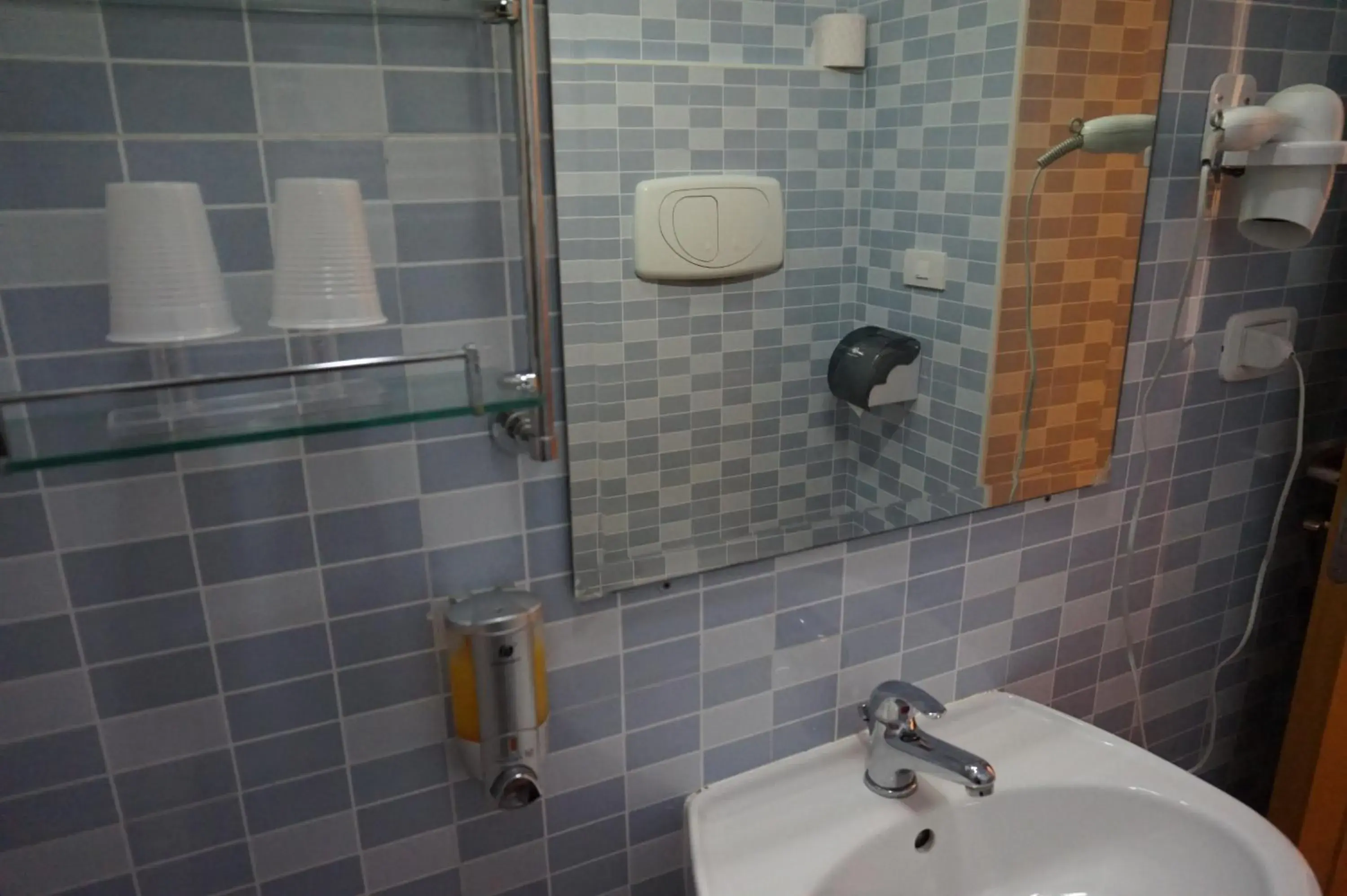 Bathroom in Hotel Filippo