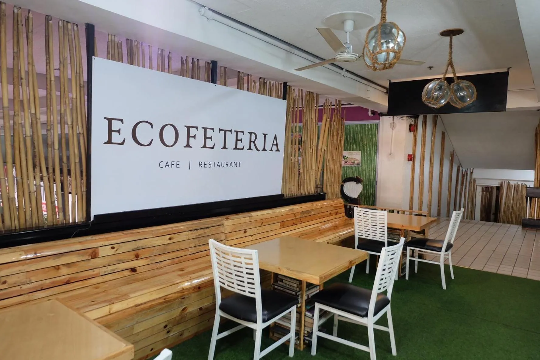 Restaurant/places to eat in Spaces Hotel Makati