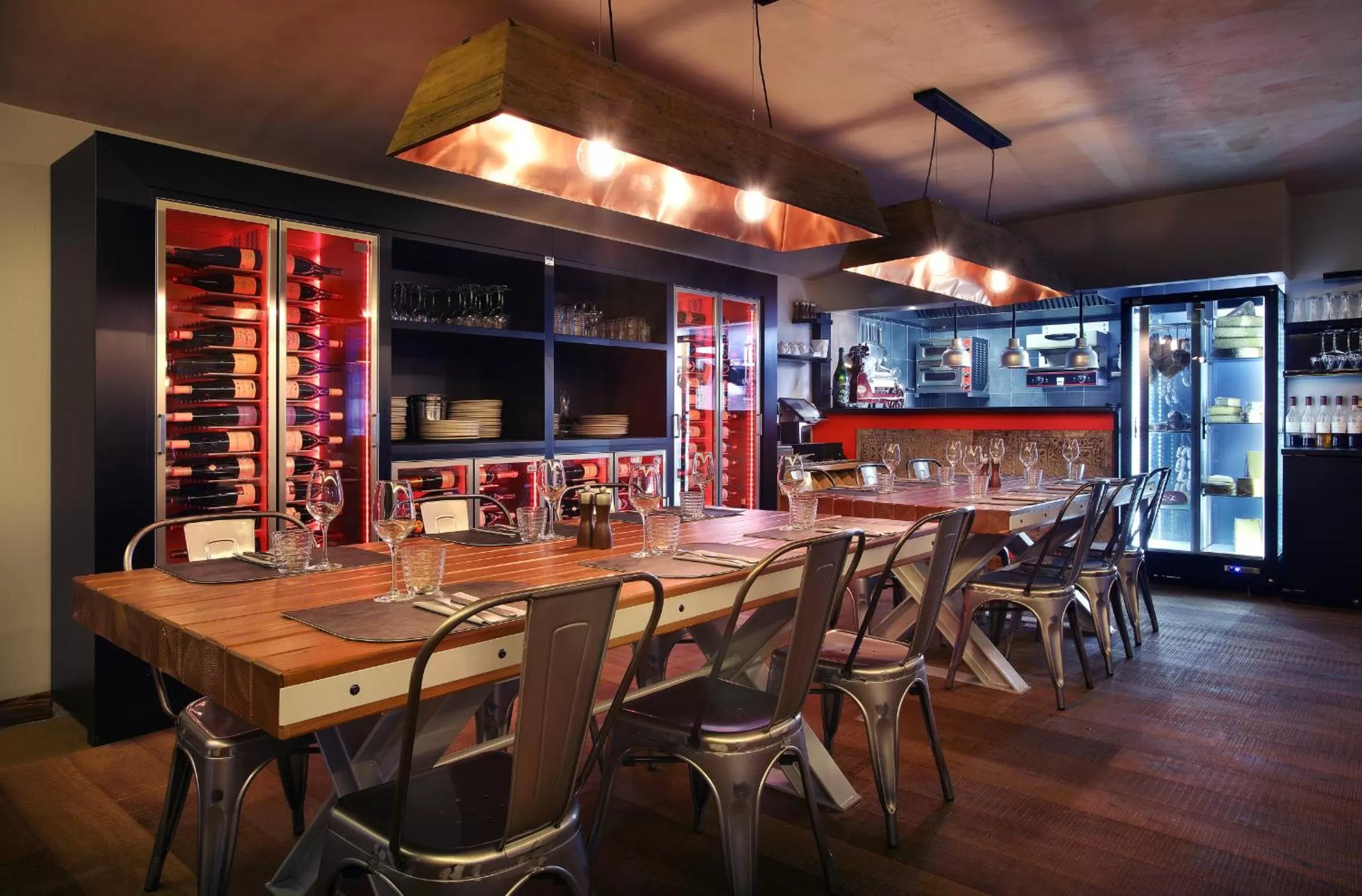 Restaurant/places to eat in Hôtel Koh-I Nor by Les Etincelles