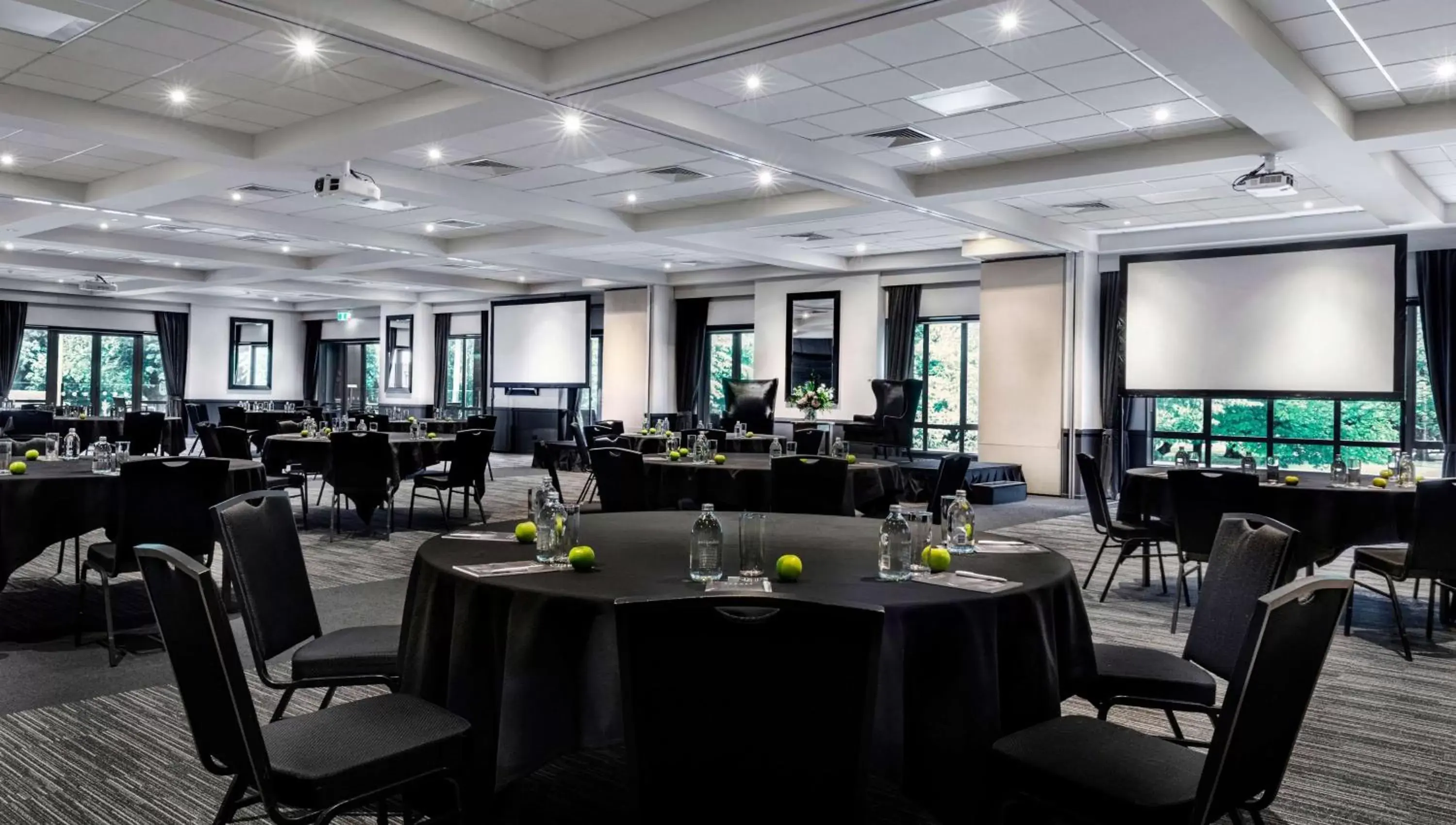 On site, Restaurant/Places to Eat in Rydges Latimer Christchurch