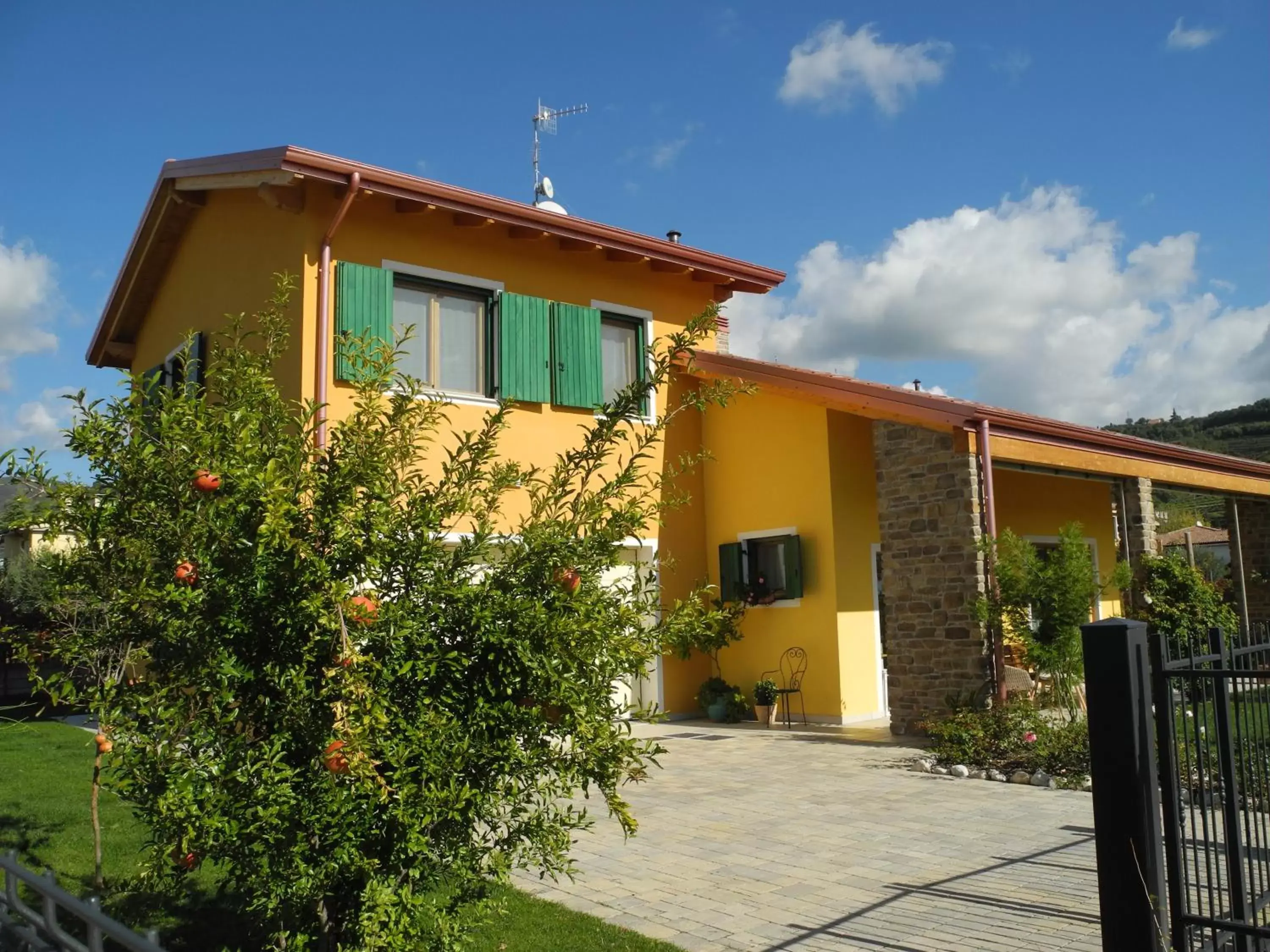 Property Building in B&B Mimosa e Lillà