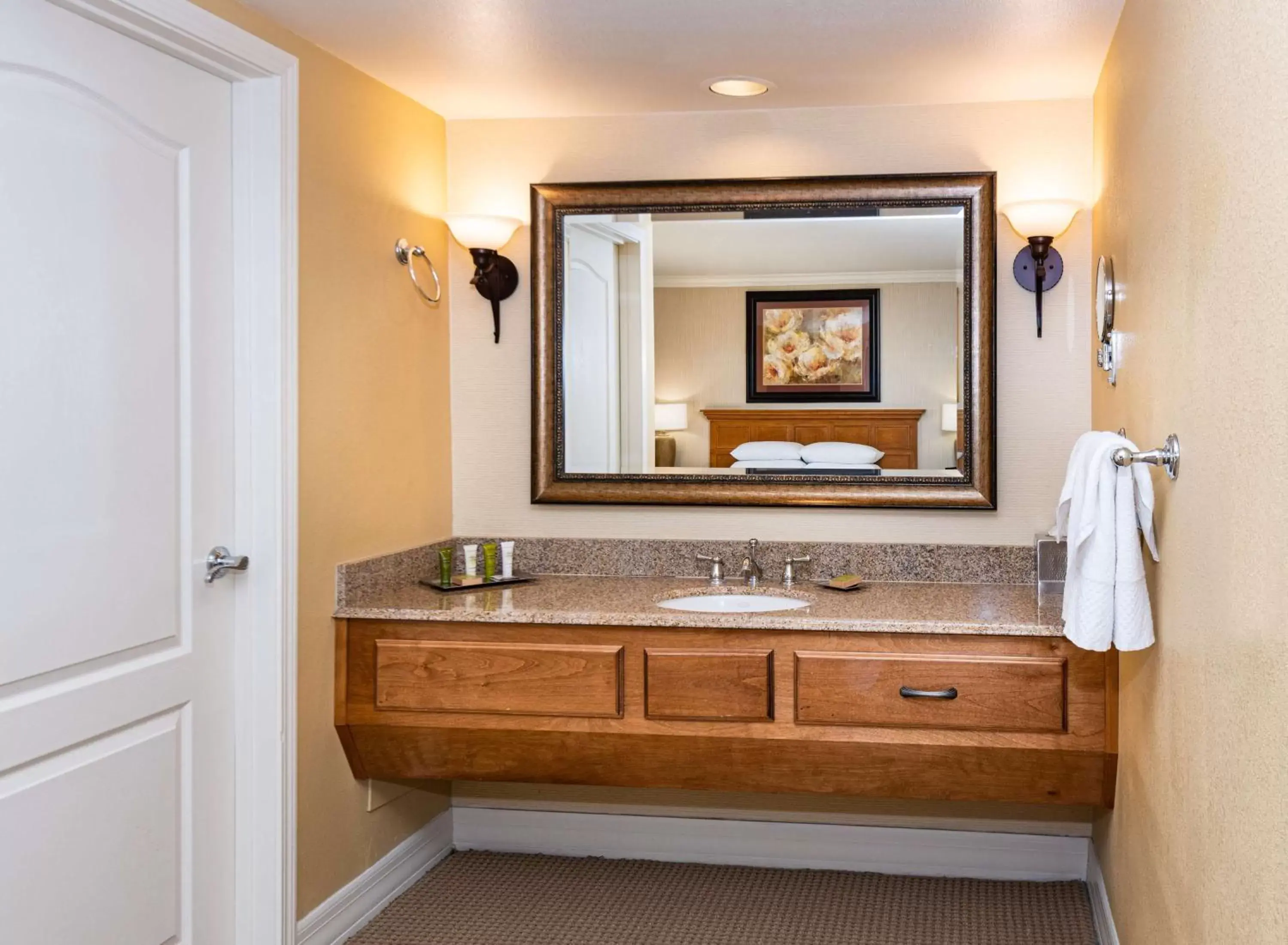 Bathroom in Hilton Phoenix Resort at the Peak - Formerly Pointe Hilton Squaw Peak Resort