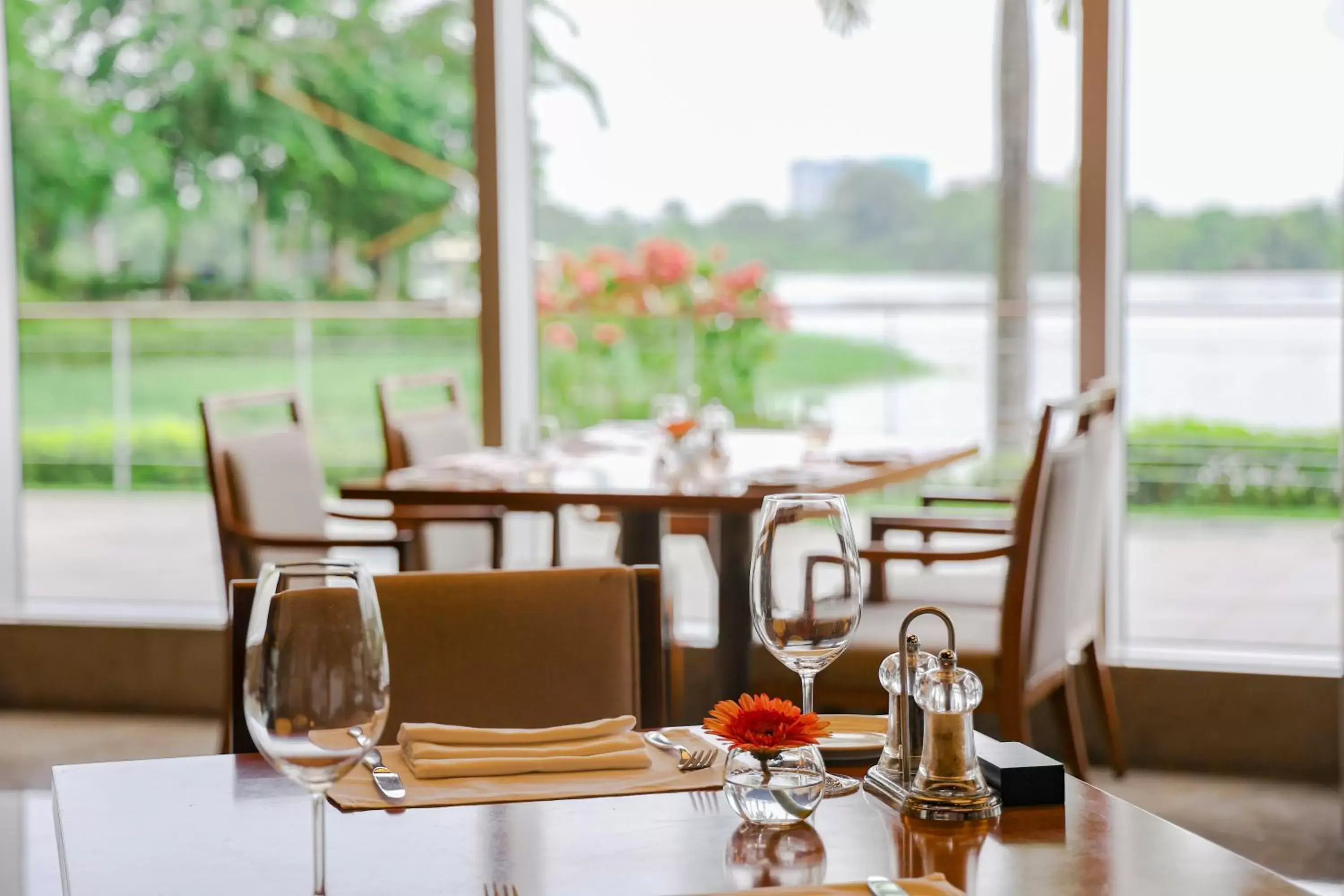 Restaurant/Places to Eat in LOTTE Hotel Yangon