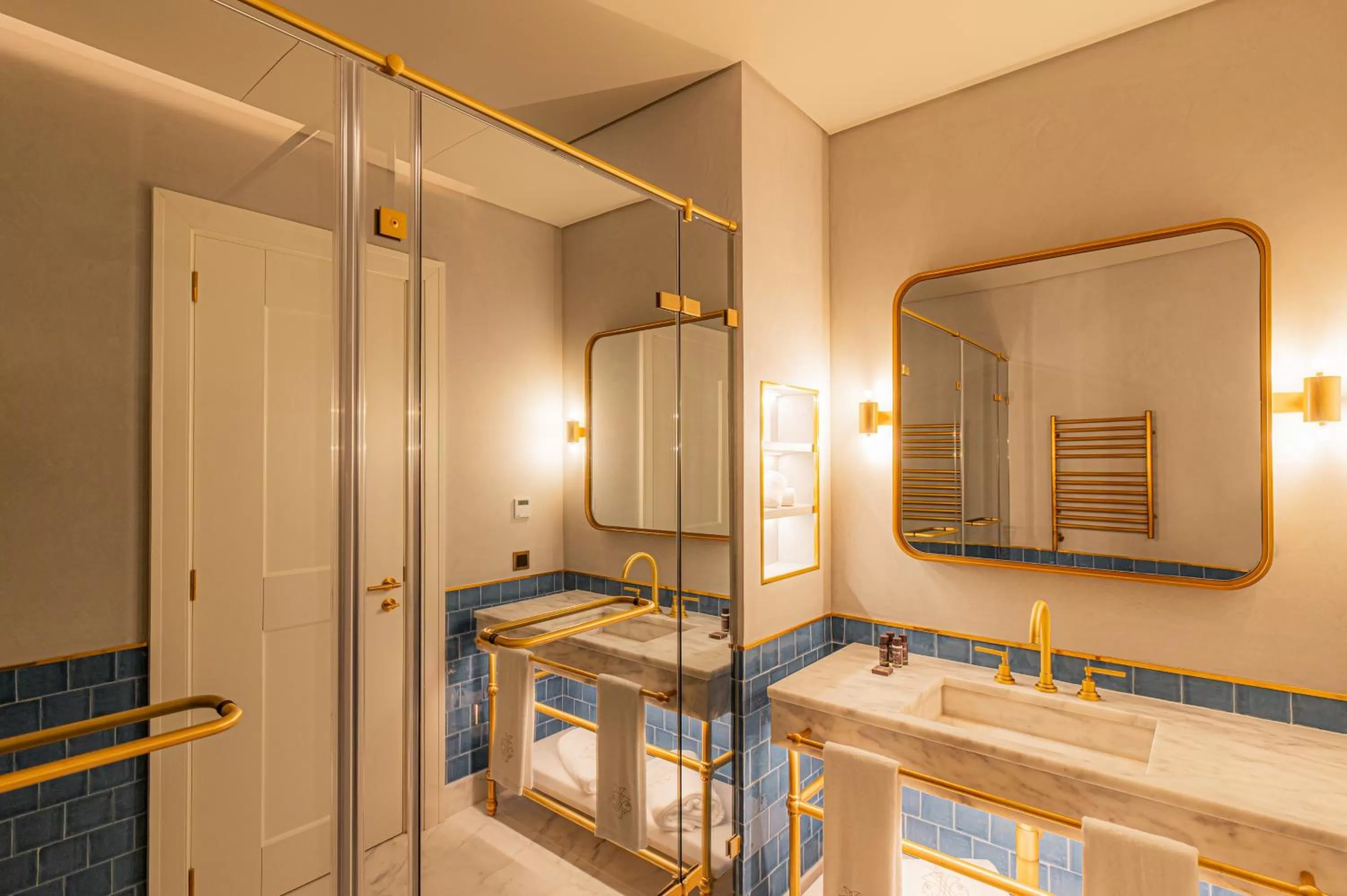 Bathroom in Palácio Ludovice Wine Experience Hotel