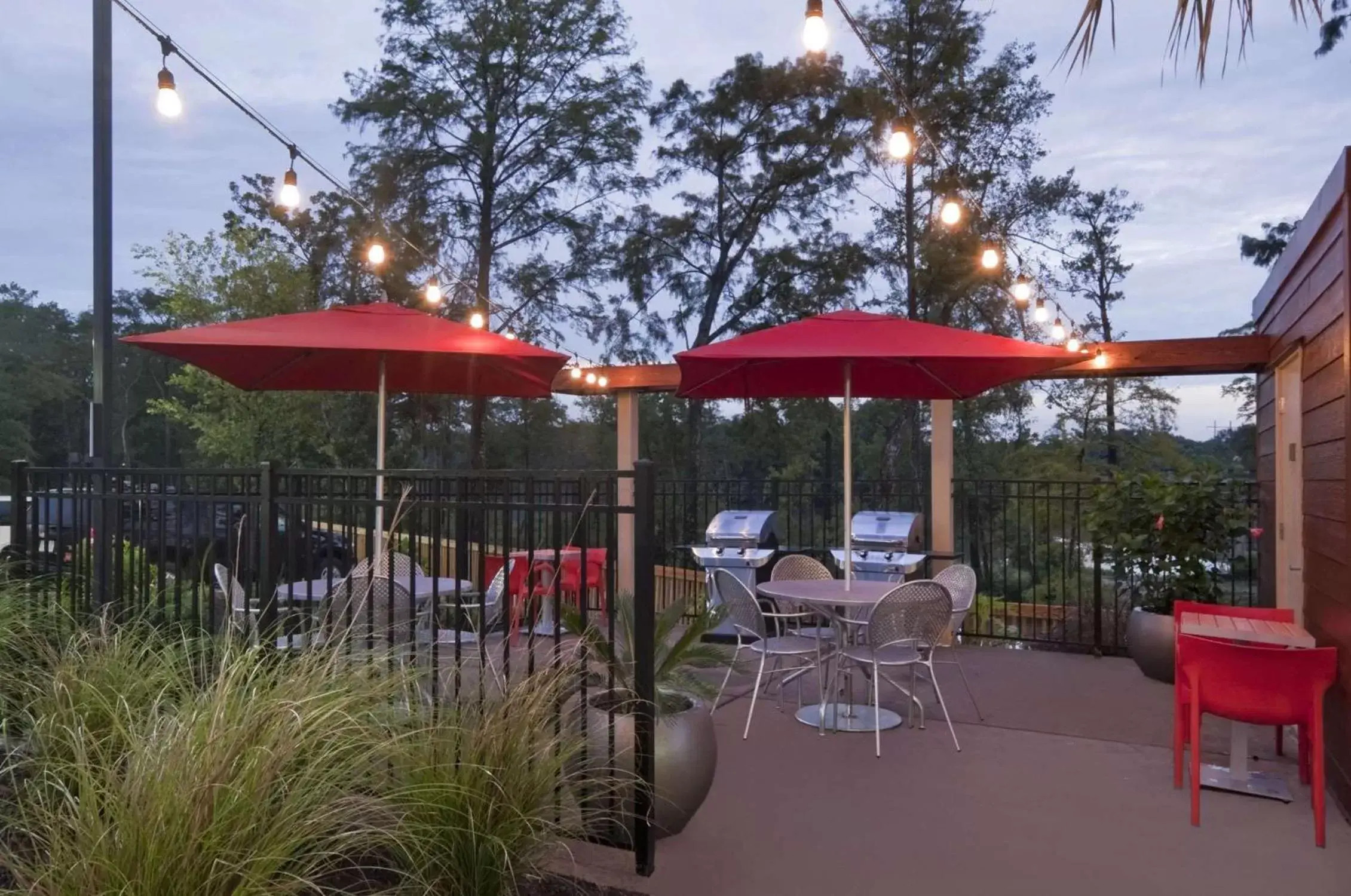 Patio, Restaurant/Places to Eat in Home2 Suites by Hilton Biloxi/North/D'Iberville
