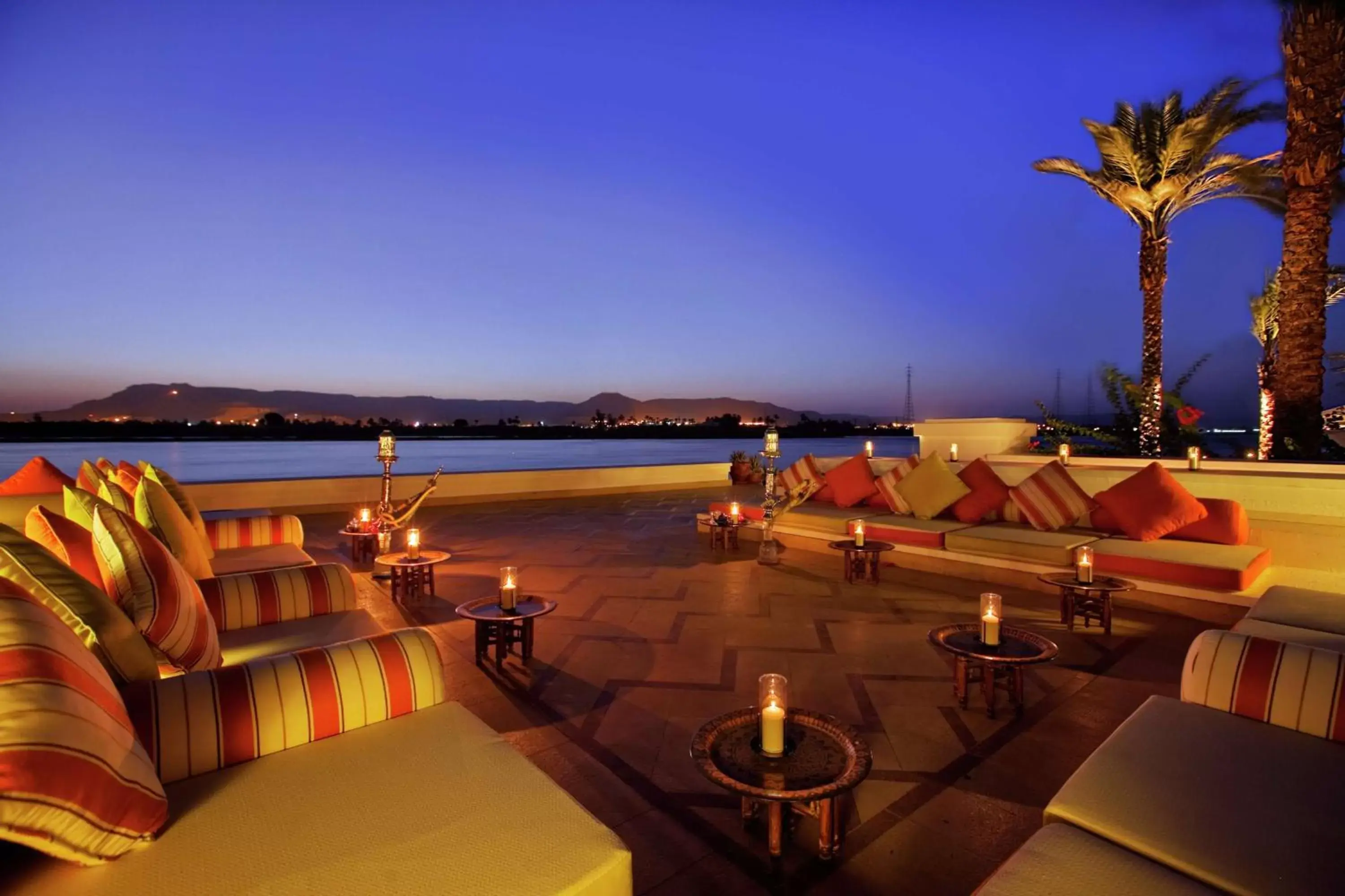 Restaurant/places to eat in Hilton Luxor Resort & Spa