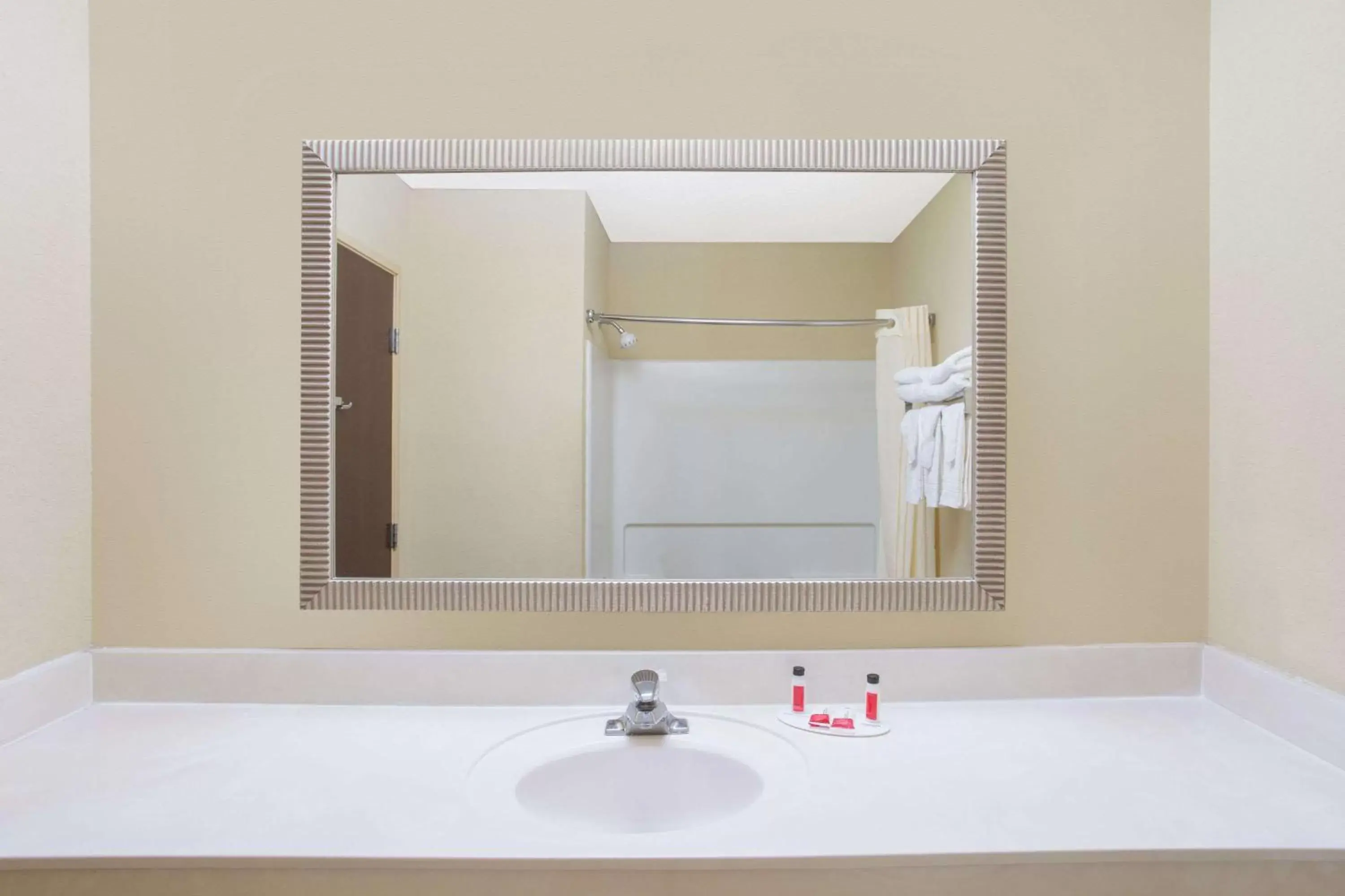 Double Room with Two Double Beds - Non-Smoking in Spark by Hilton Winston-Salem University Double Room with Two Double Beds - Non-Smoking in Spark by Hilton Winston-Salem University