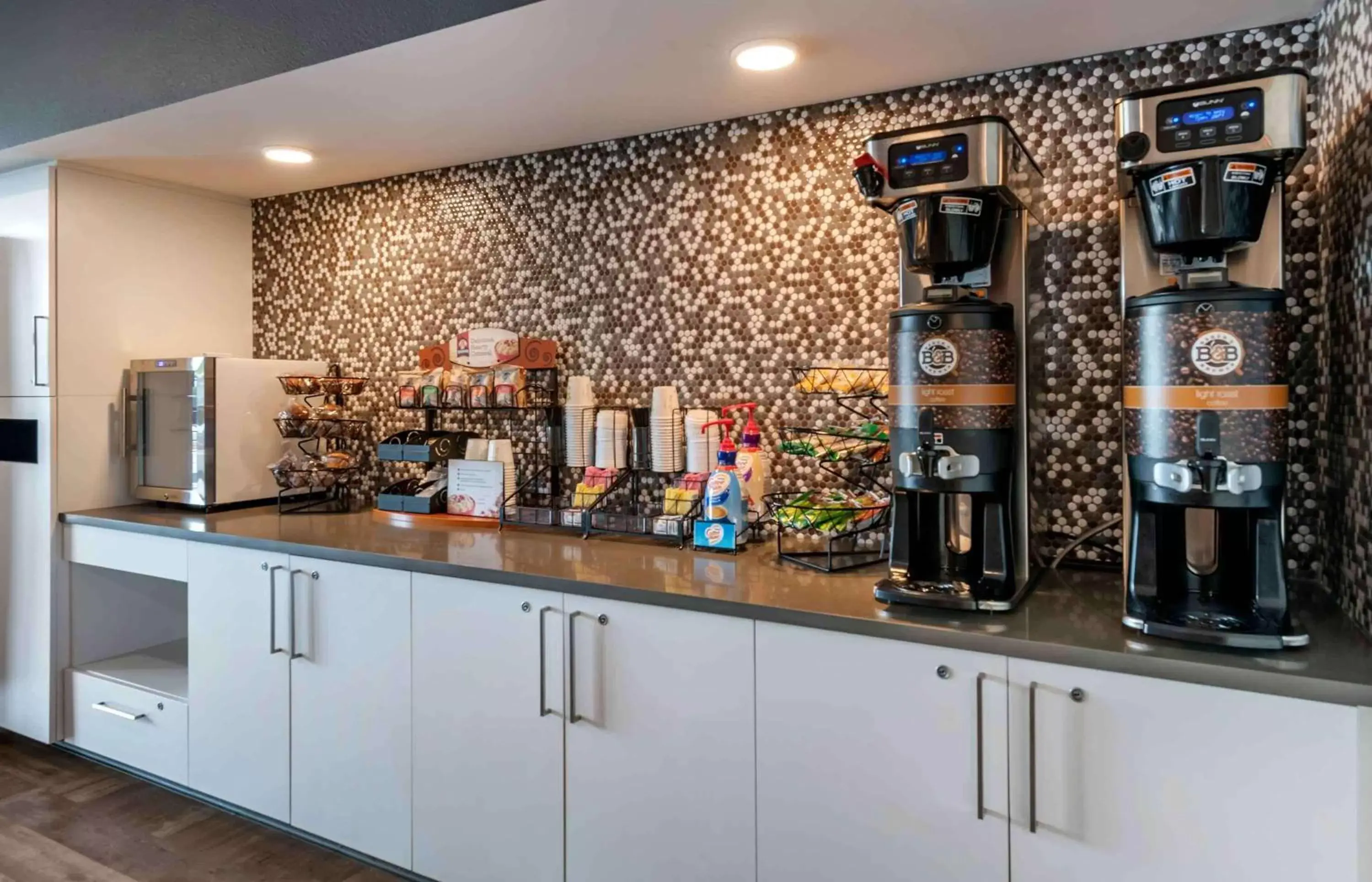 Breakfast, Kitchen/Kitchenette in Extended Stay America Premier Suites - Melbourne - I-95