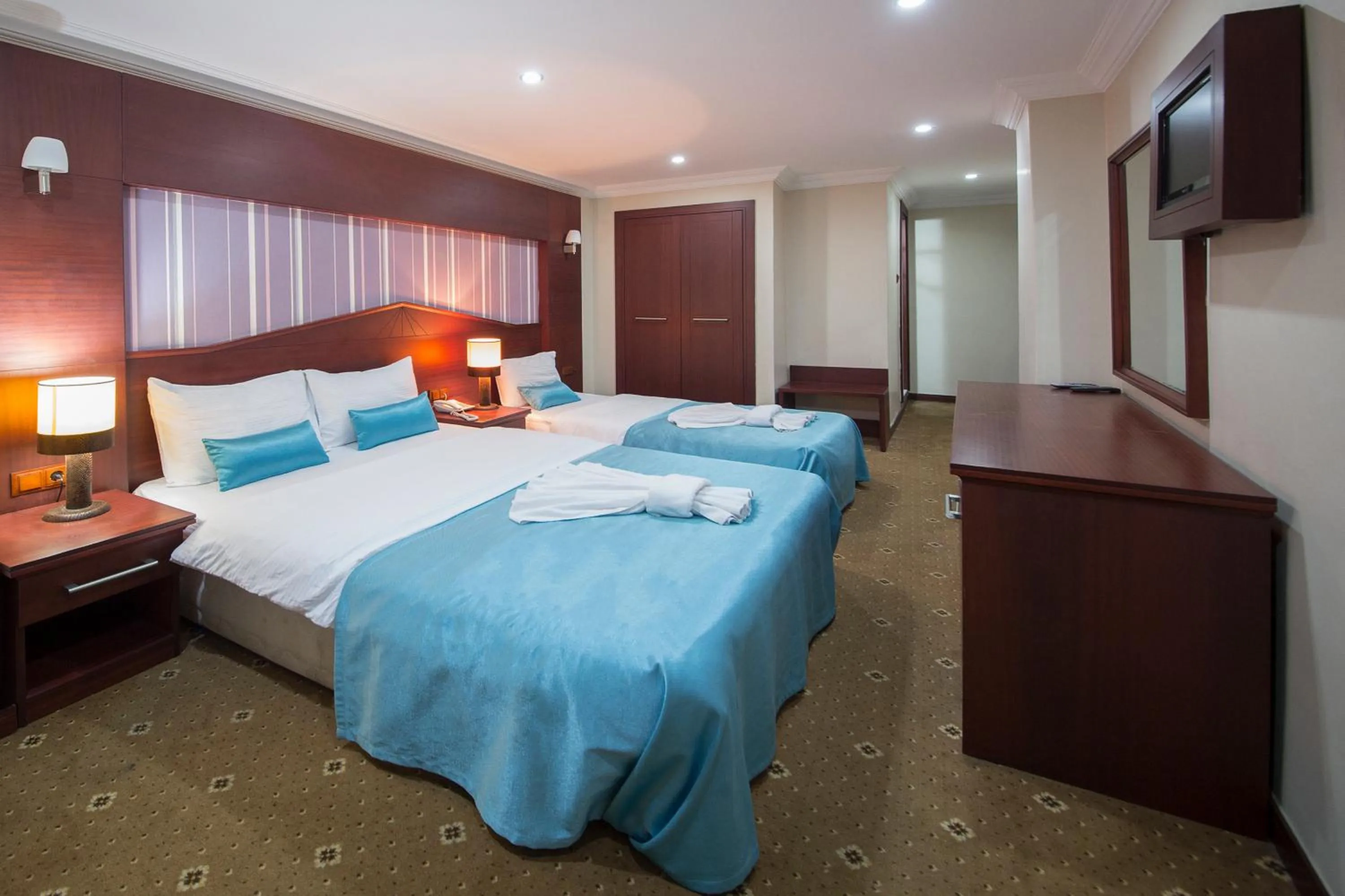 Photo of the whole room in GRAND ZENTRUM HOTEL & CAFE RESTAURANT - Taksim Square