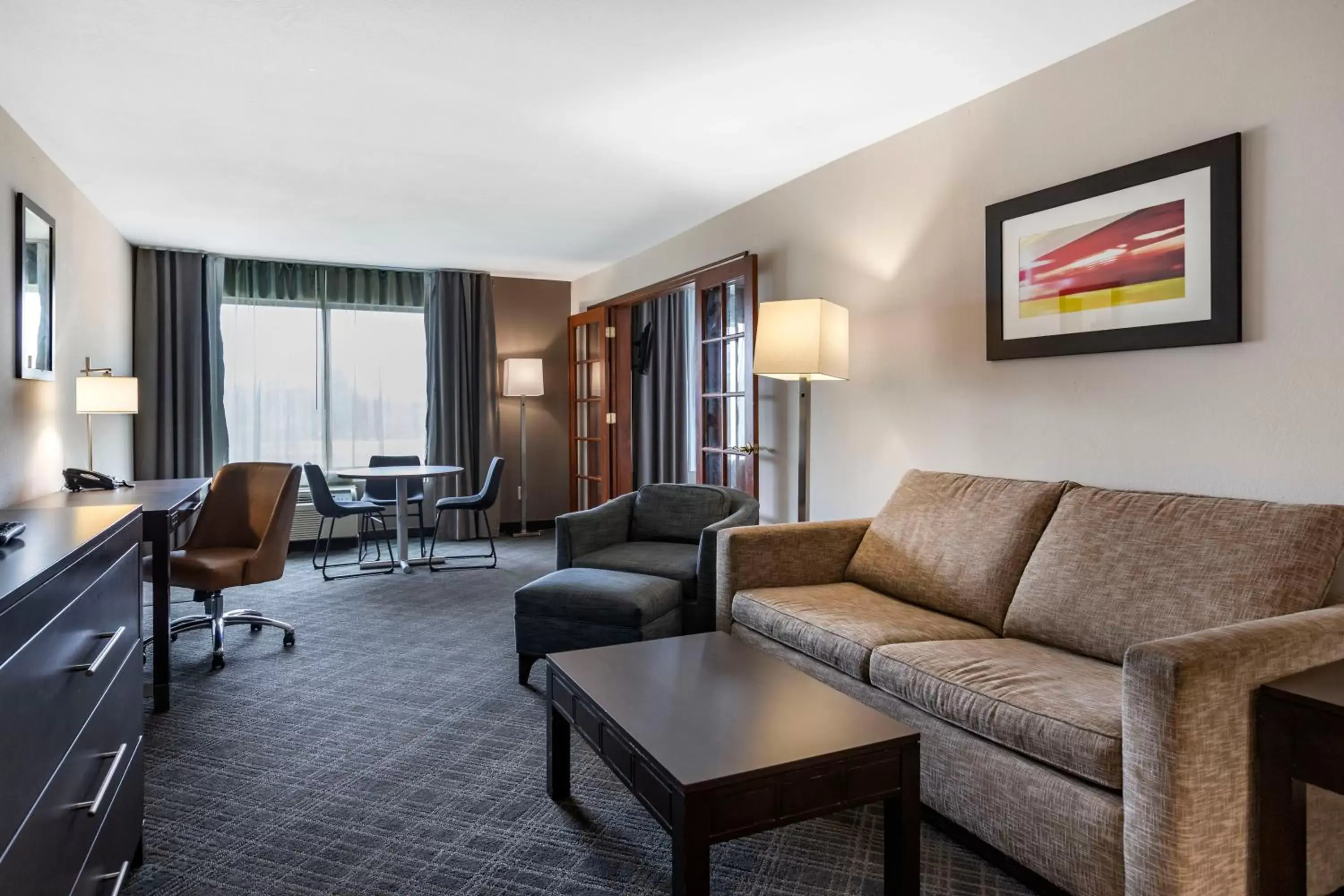 Living room, Seating Area in Comfort Inn & Suites Grand Blanc-Flint