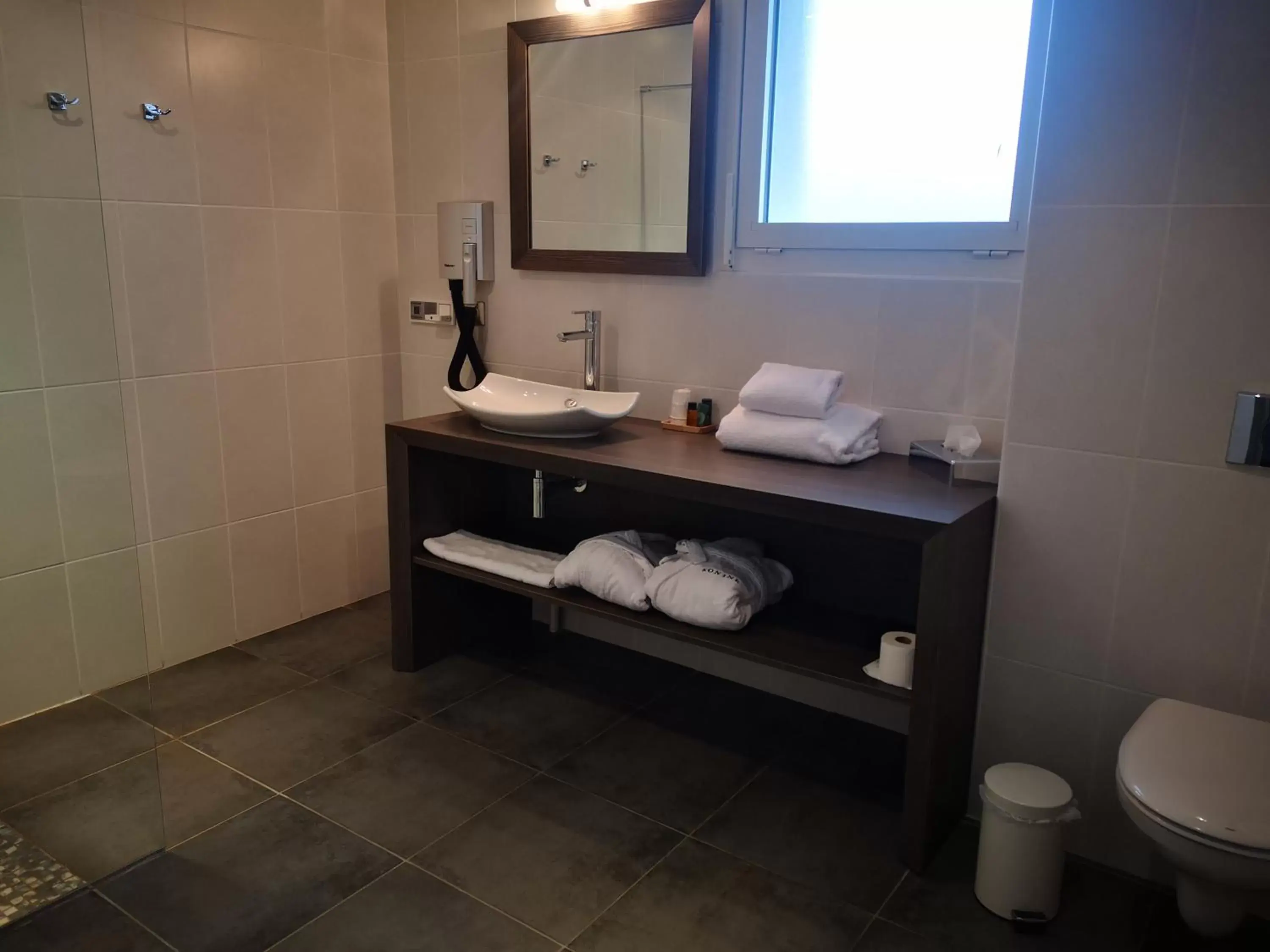 Bathroom in Les Suites - Konine 4 - Hotel & Bar & Restaurant