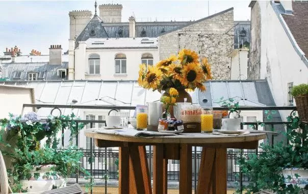 Balcony/Terrace in Hotel De Suez