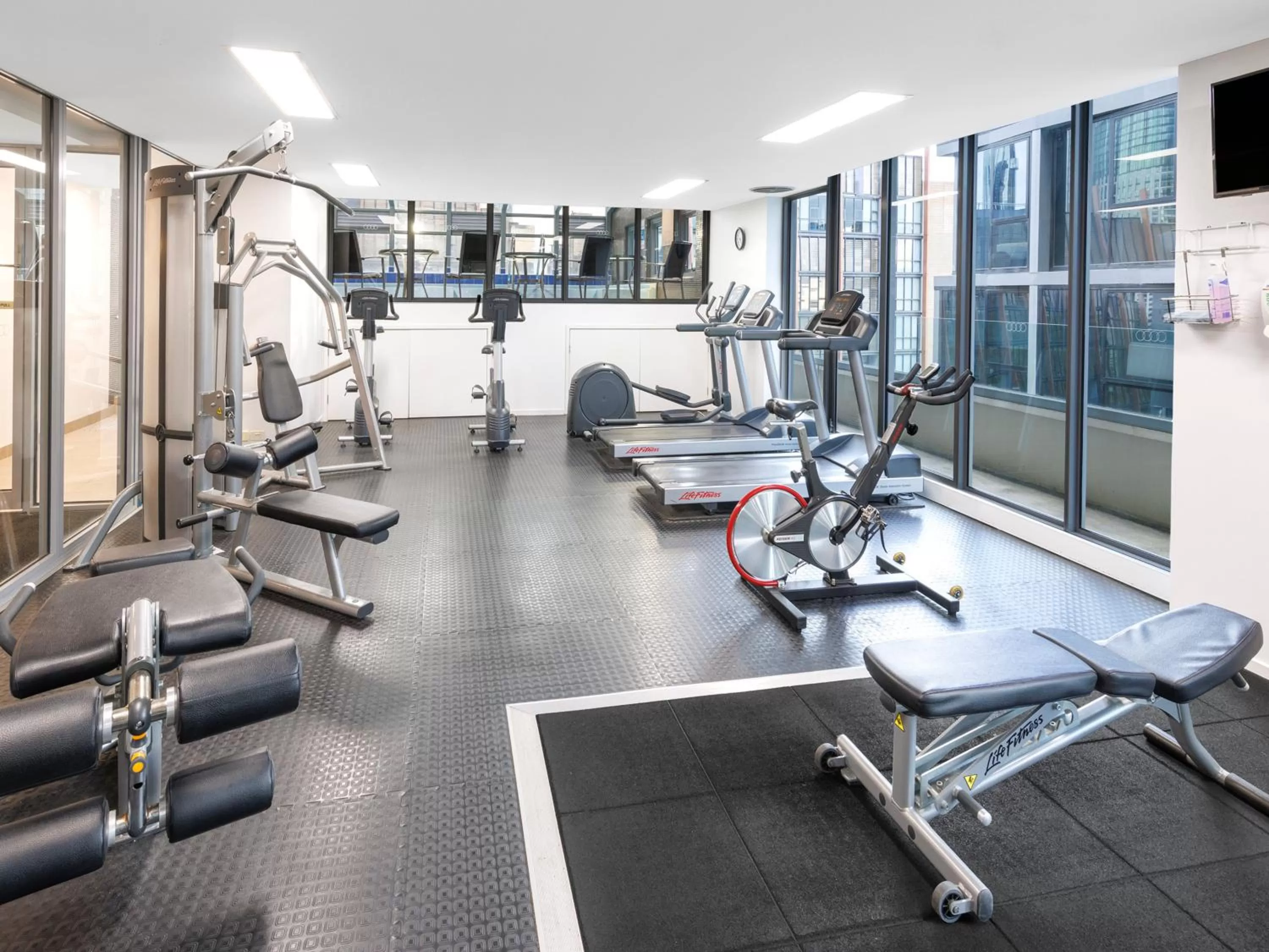 Fitness centre/facilities in Brady Apartment Hotel Flinders Street