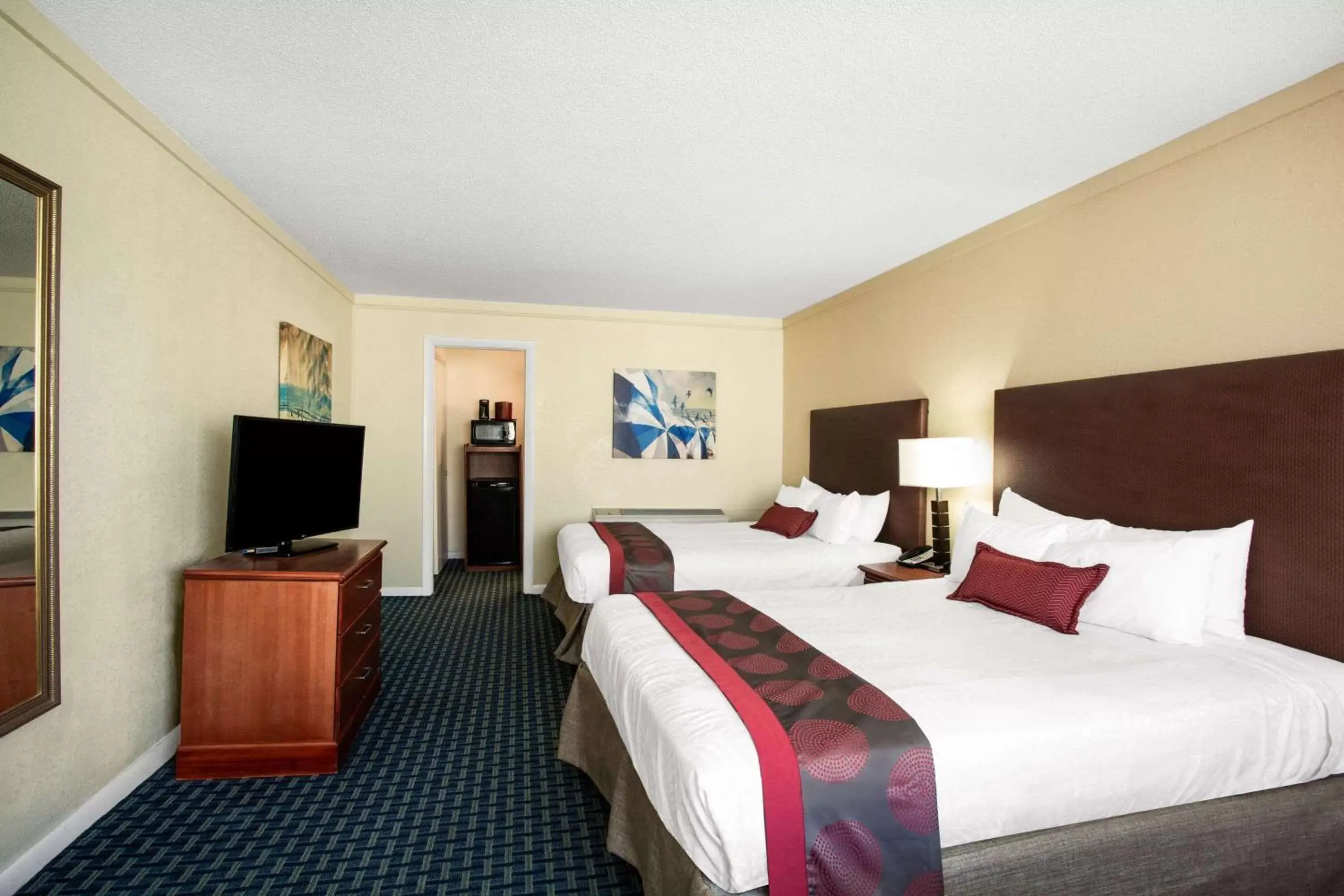 Photo of the whole room, Bed in Ramada by Wyndham Virginia Beach