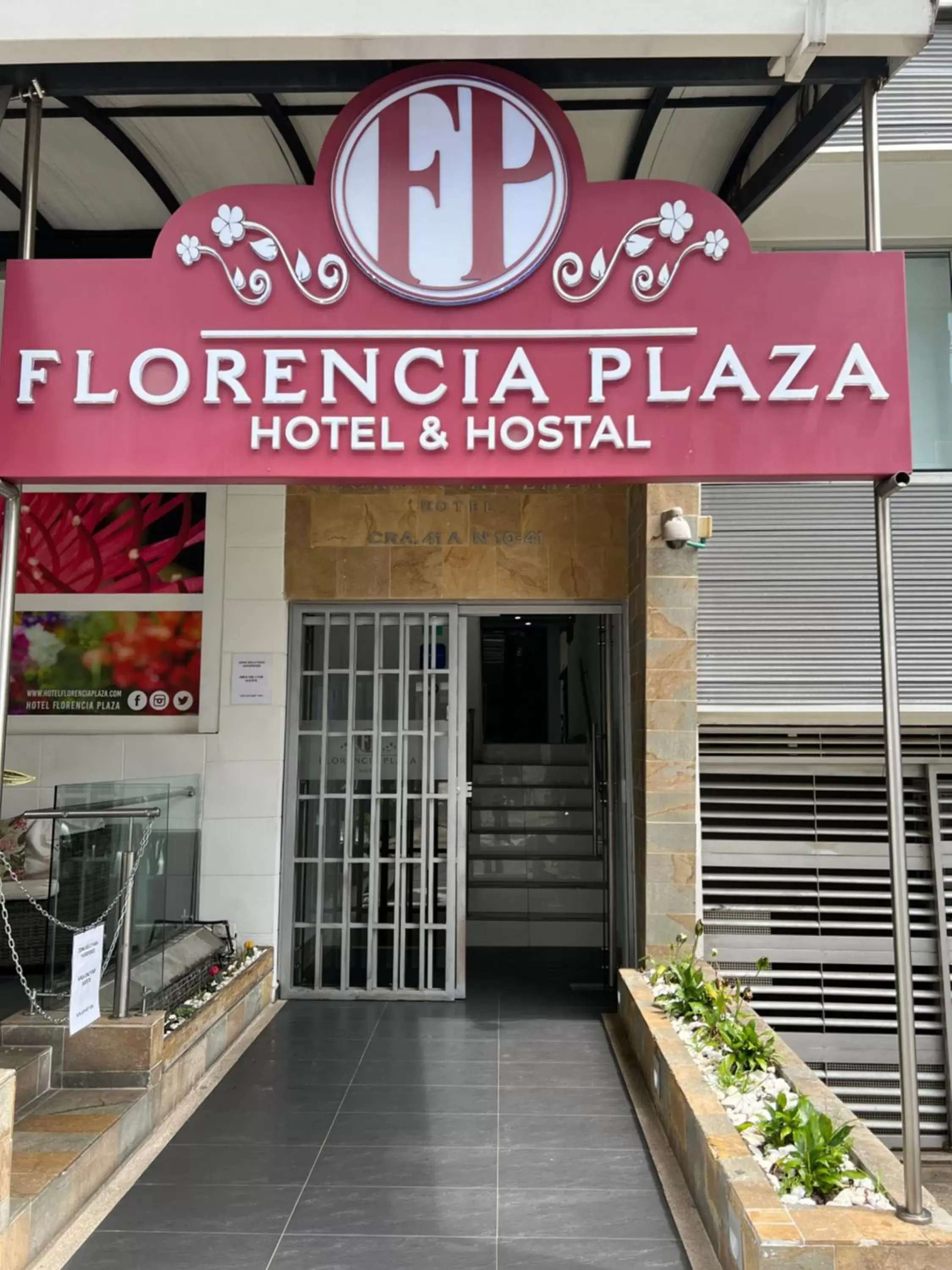 Facade/entrance in Hotel Florencia Plaza