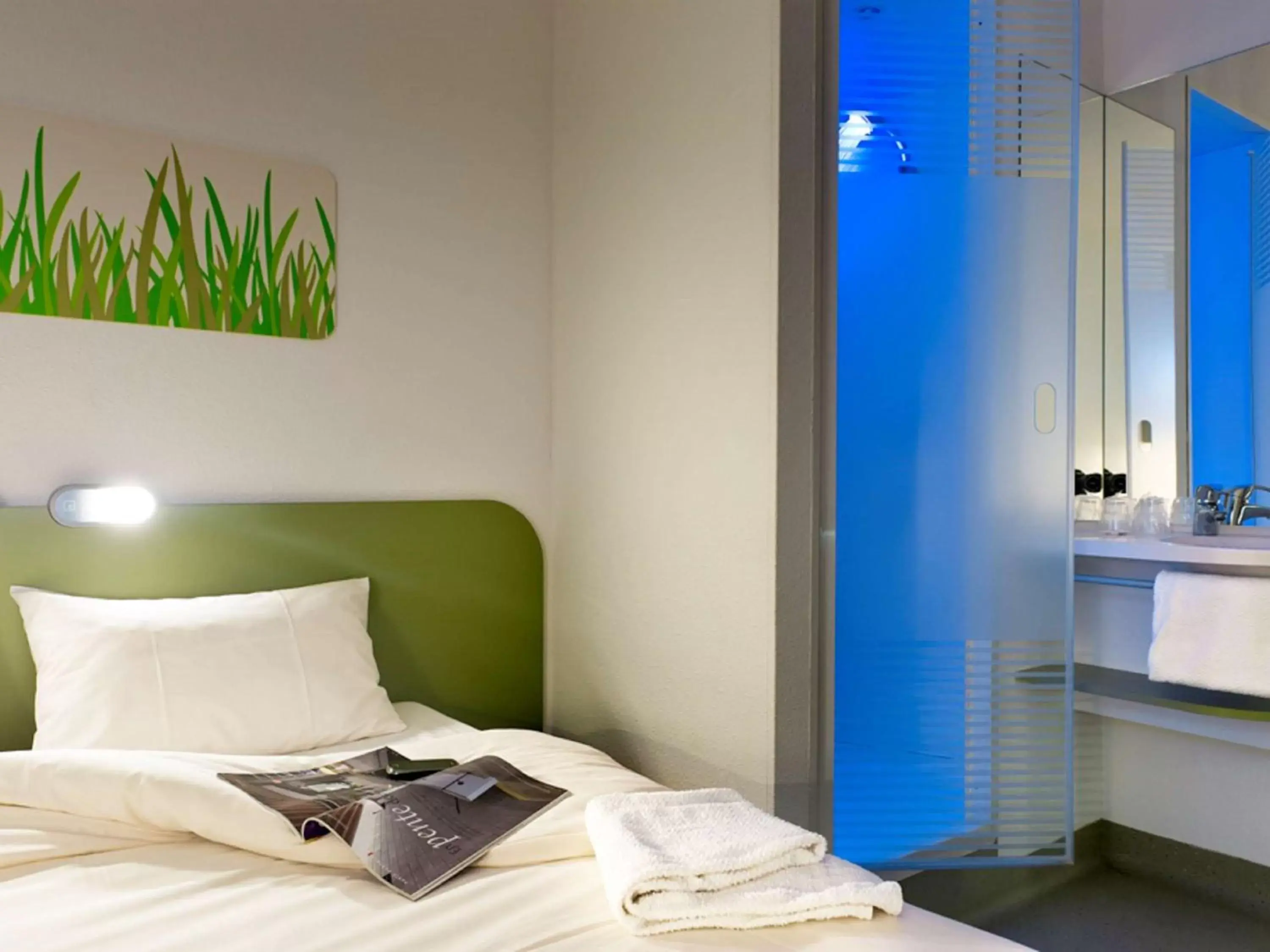 Property building, Bed in ibis budget Antwerpen Port