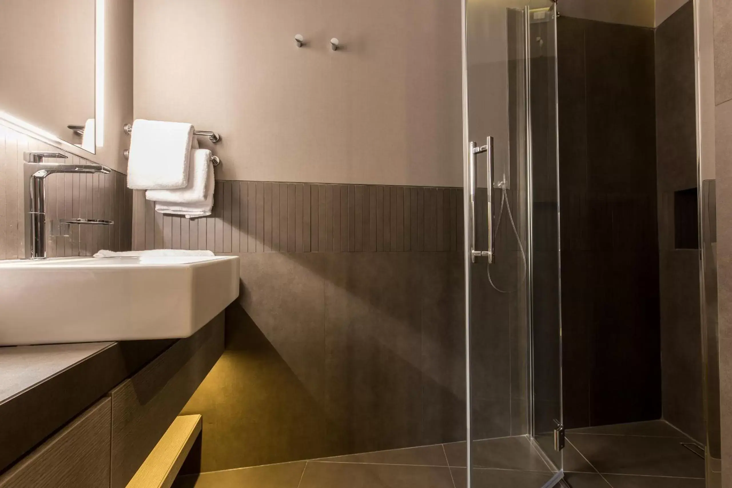 Bathroom in Orazio Palace Hotel