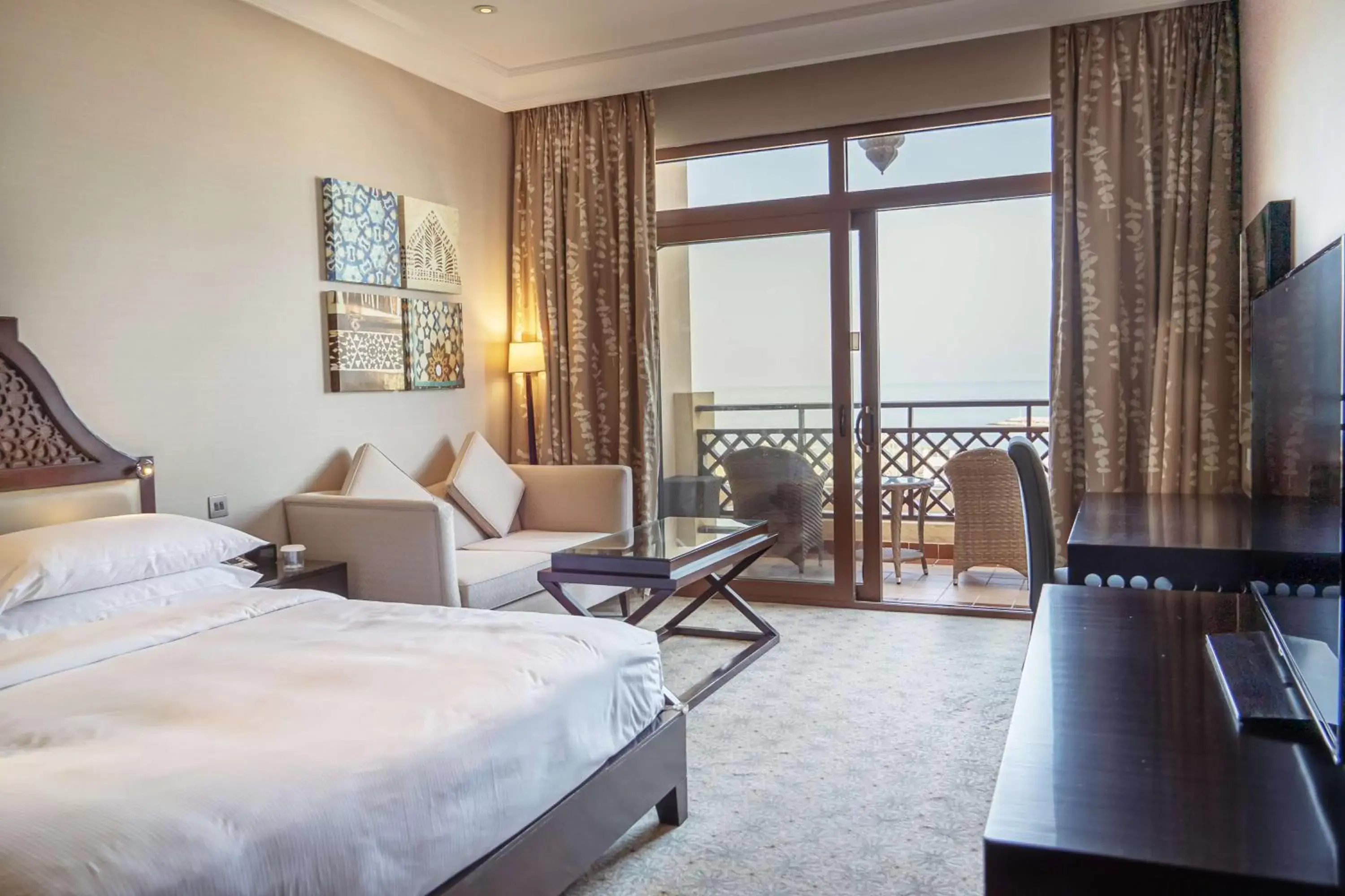 Bedroom in Hilton Ras Al Khaimah Beach Resort