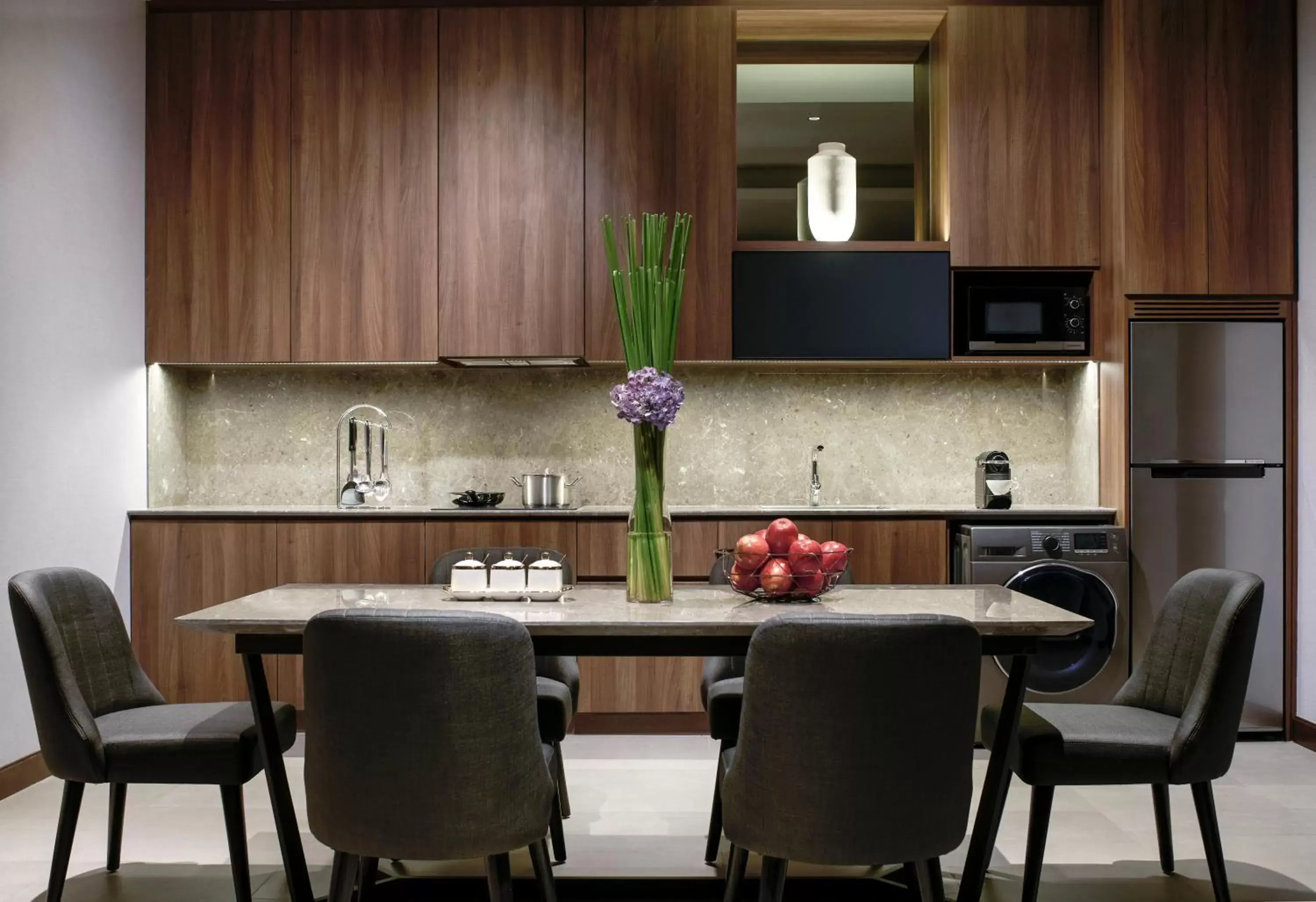 Kitchen or kitchenette, Kitchen/Kitchenette in Oakwood Premier Cozmo Jakarta