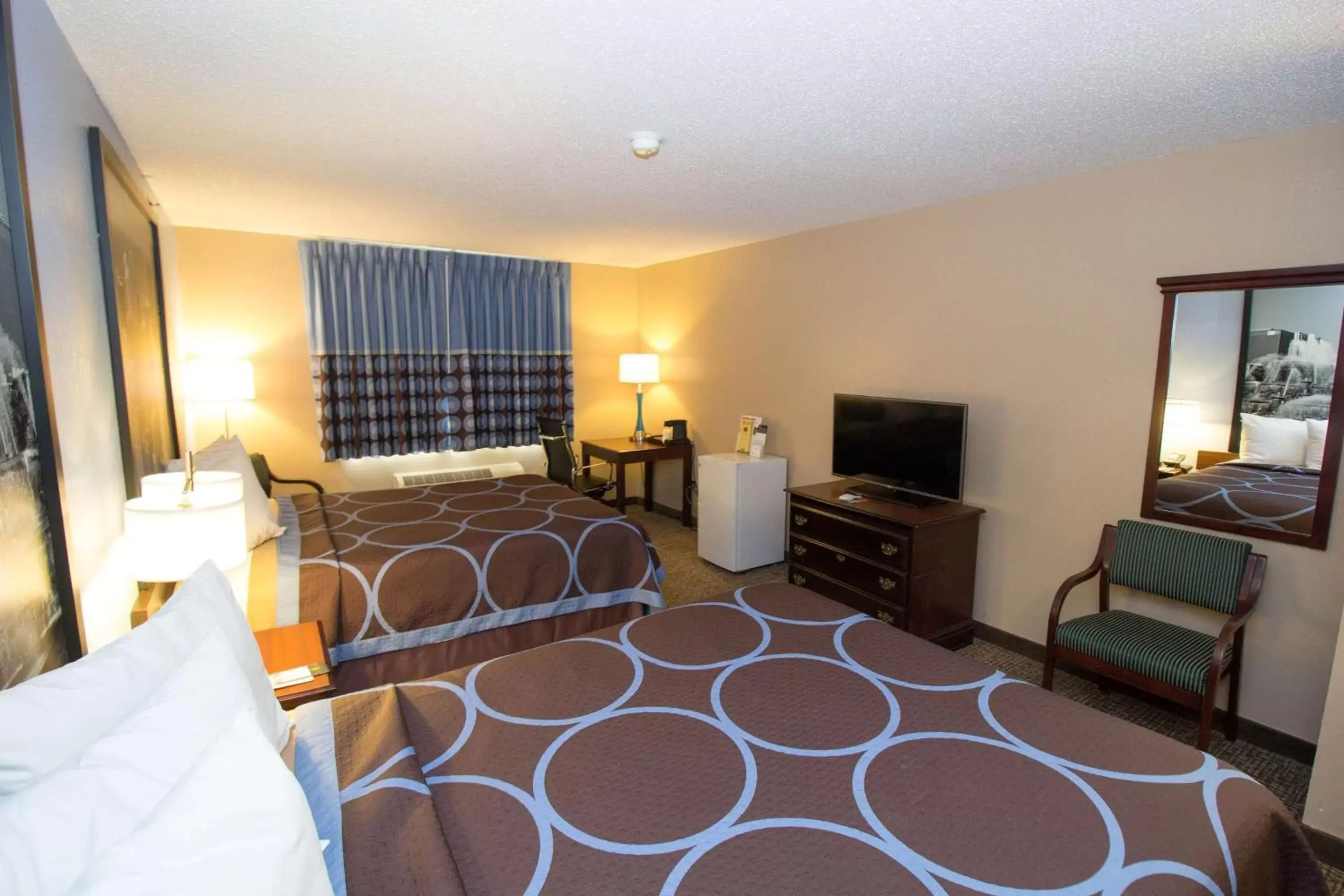 Photo of the whole room, TV/Entertainment Center in Super 8 by Wyndham Chicago O'Hare Airport