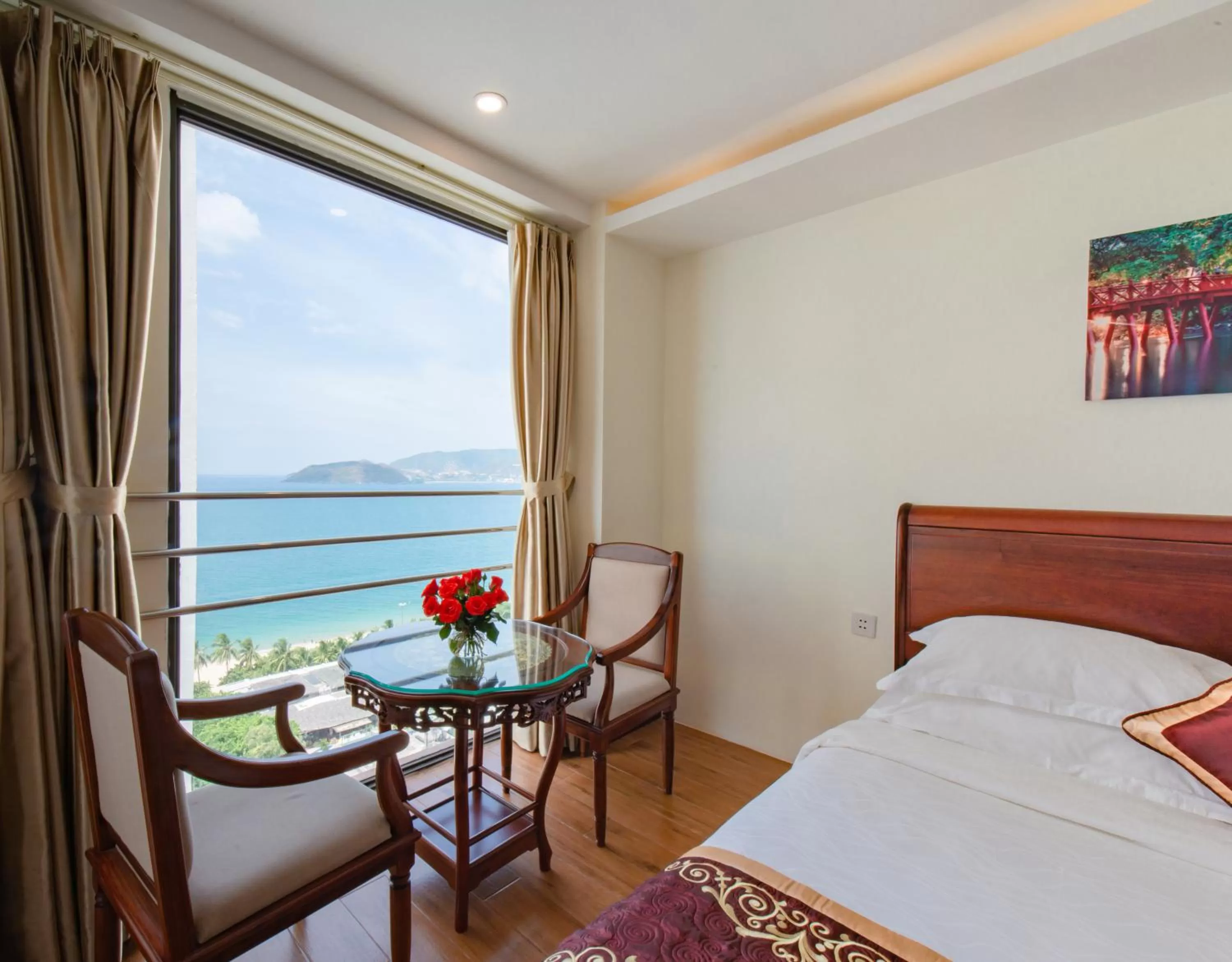 Sea view, Bed in Red Sun Nha Trang Hotel