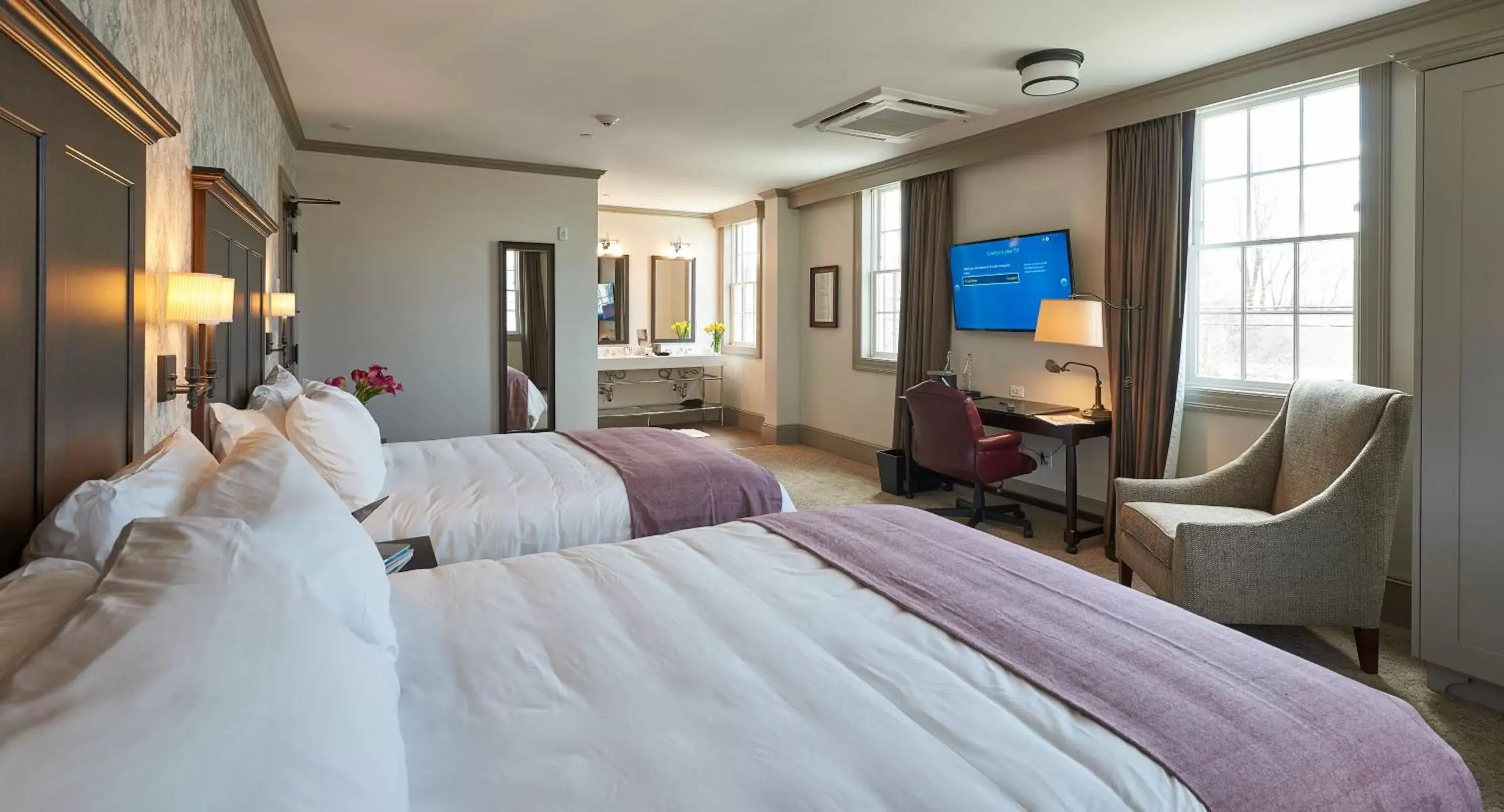 Photo of the whole room, Bed in The Groton Inn Photo of the whole room, Bed in The Groton Inn