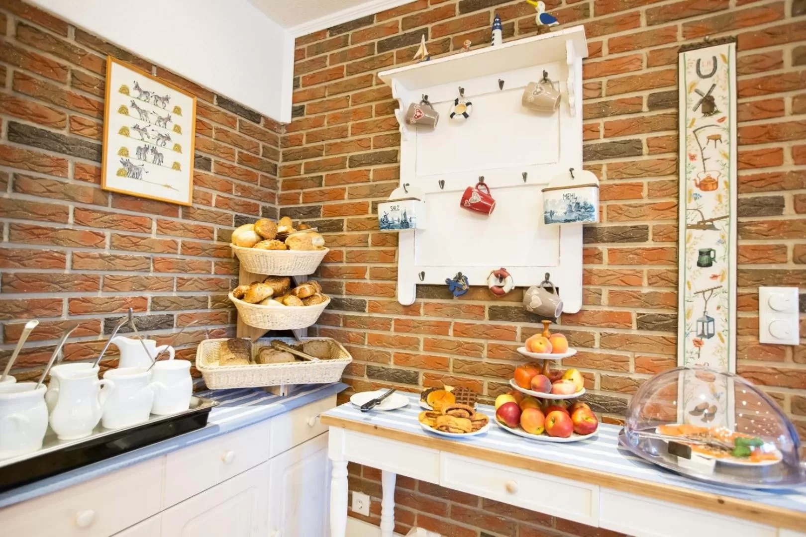 Buffet breakfast, Kitchen/Kitchenette in Hotel Das kleine Glück - Adults Only