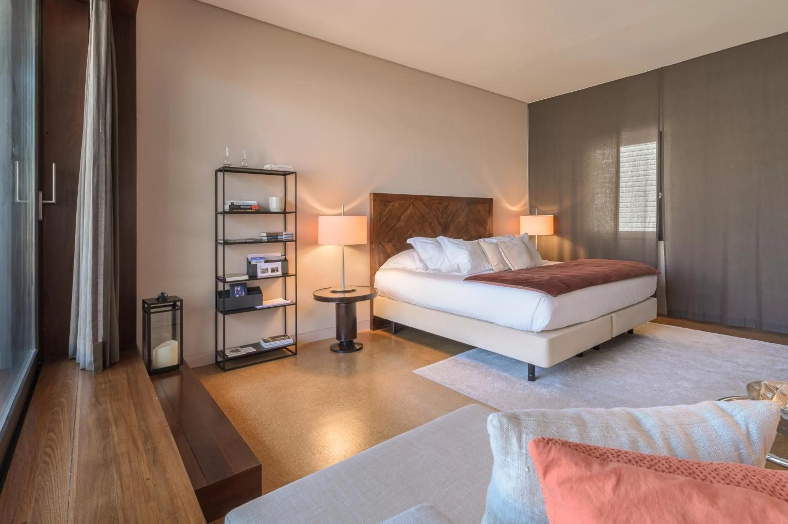 Bedroom, Bed in Hotel Britania Art Deco - Lisbon Heritage Collection - Avenida