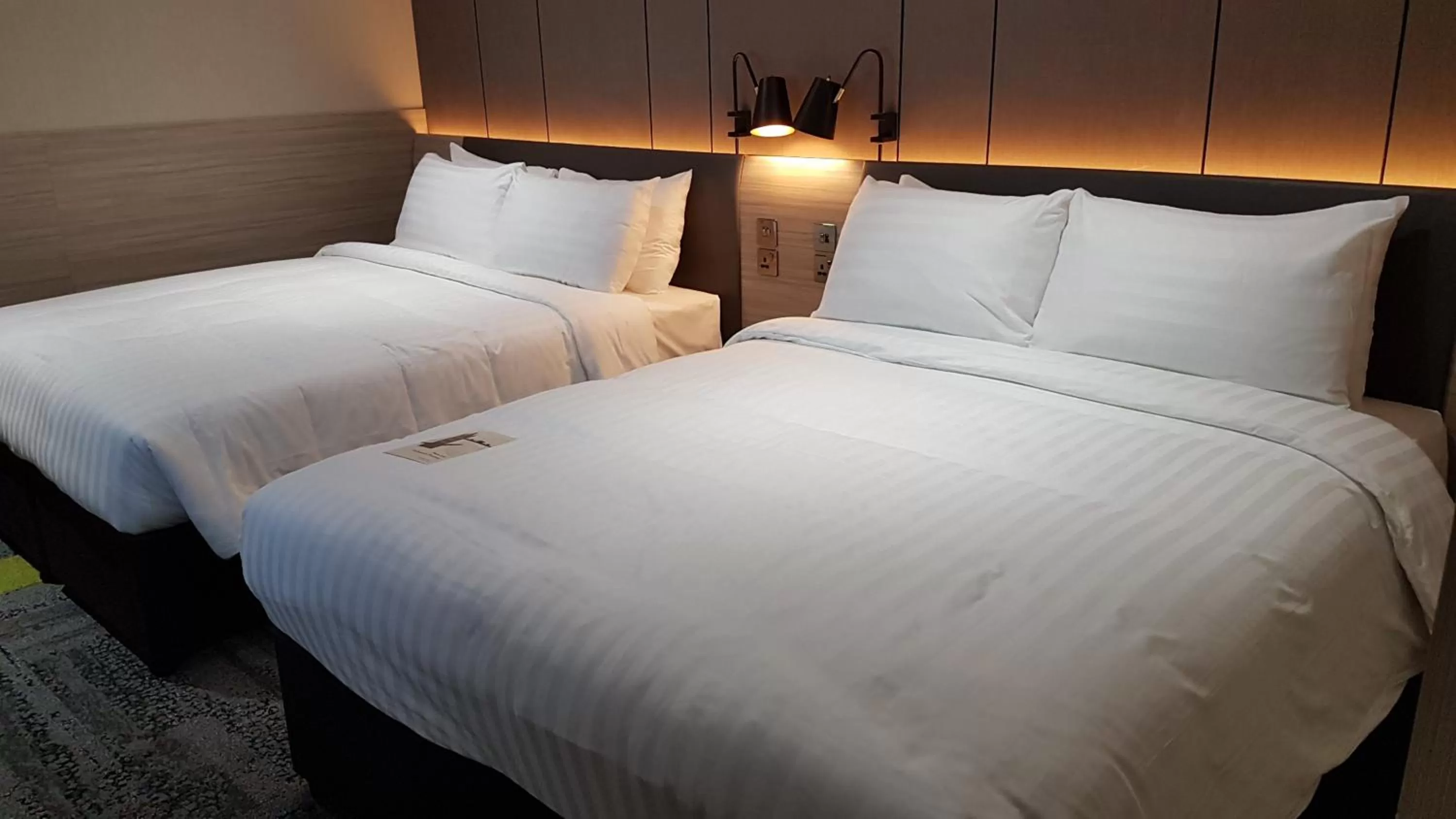 Bed in Aerotel London Heathrow Airport, Terminal 2 & Terminal 3