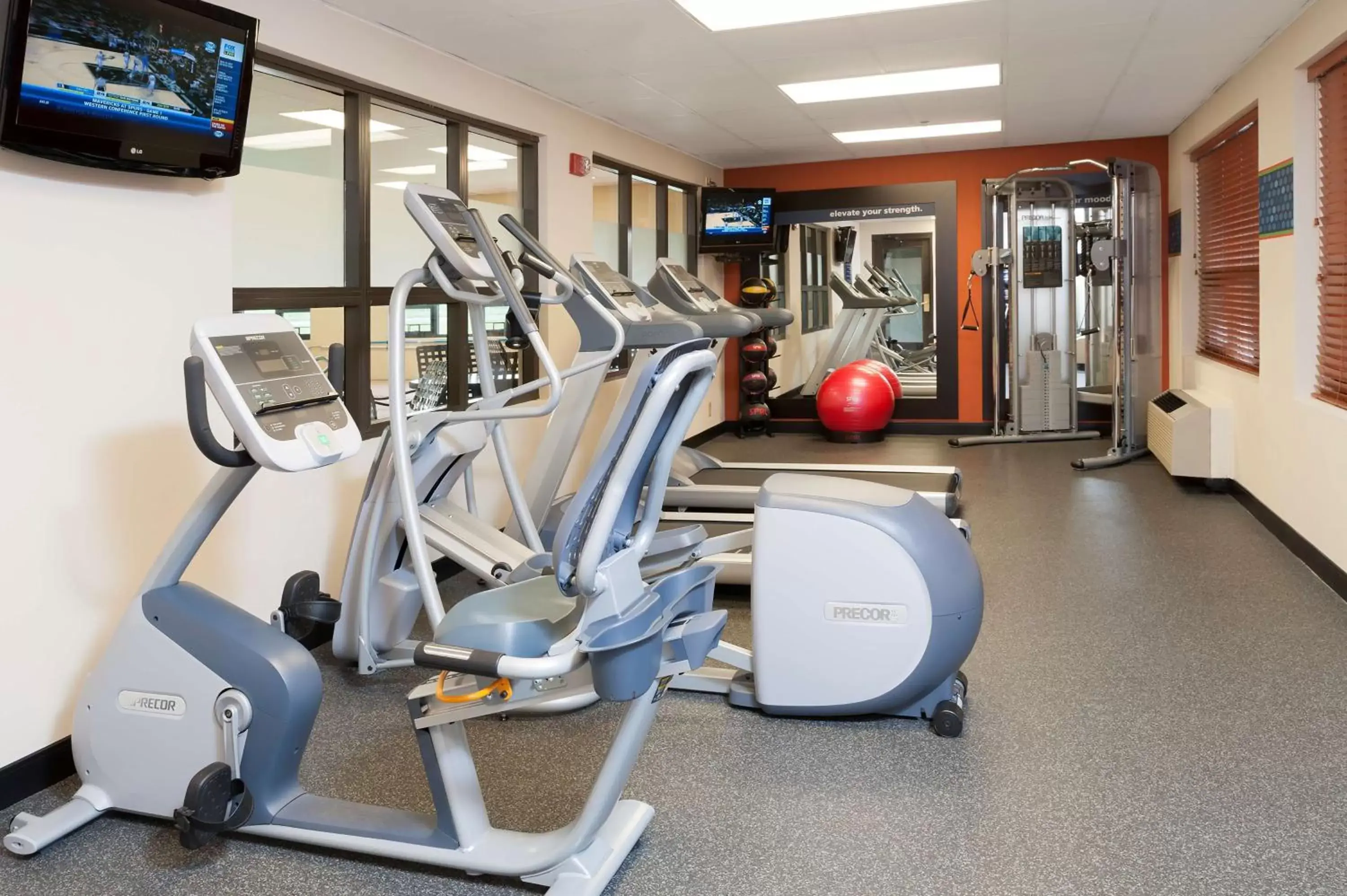 Fitness centre/facilities, Fitness Center/Facilities in Hampton Inn Seymour