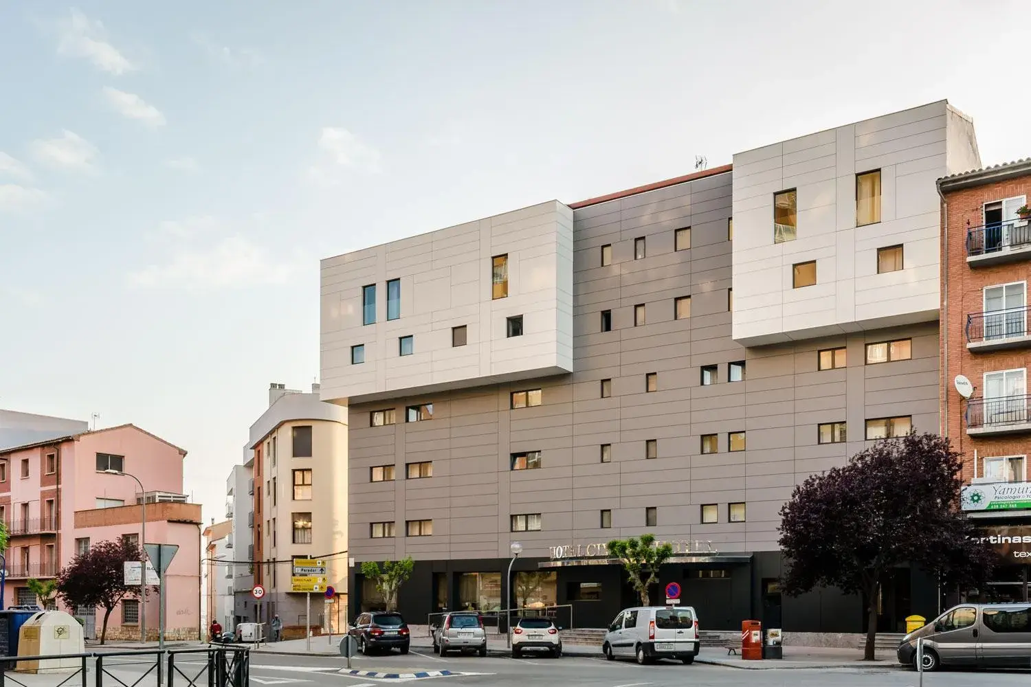 Facade/entrance, Property Building in Hotel Civera