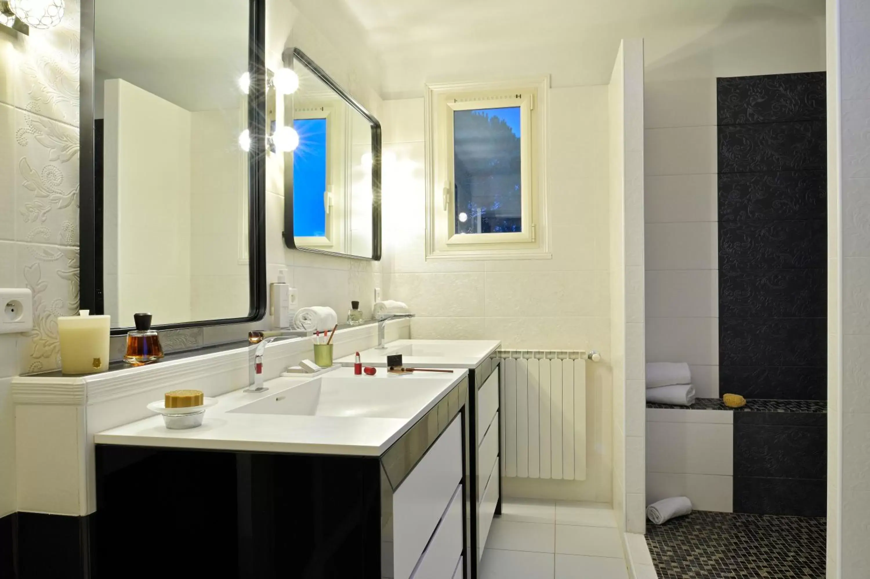 Shower, Bathroom in Hotel Bartaccia