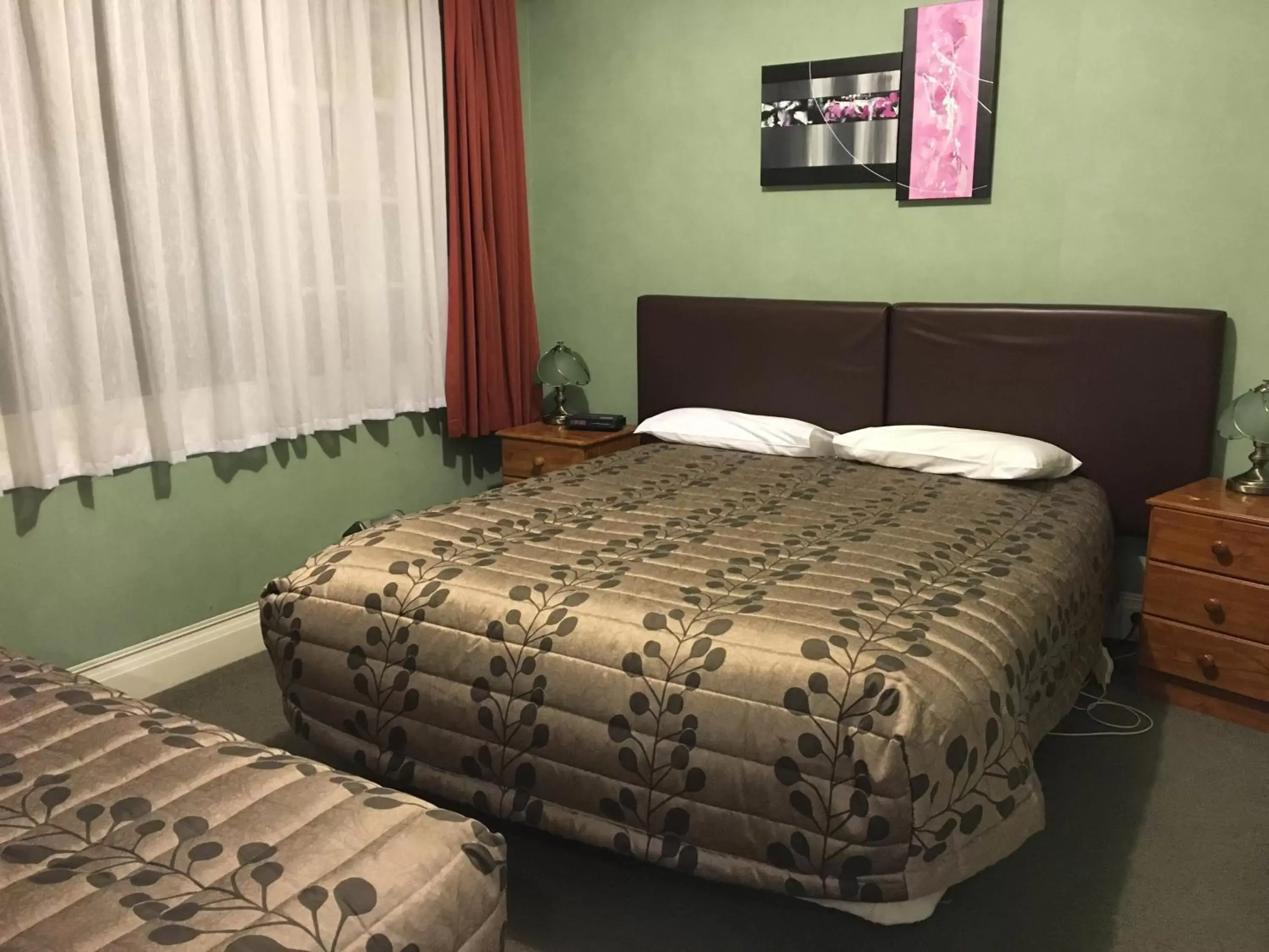 Bedroom, Room Photo in Colonial Motel