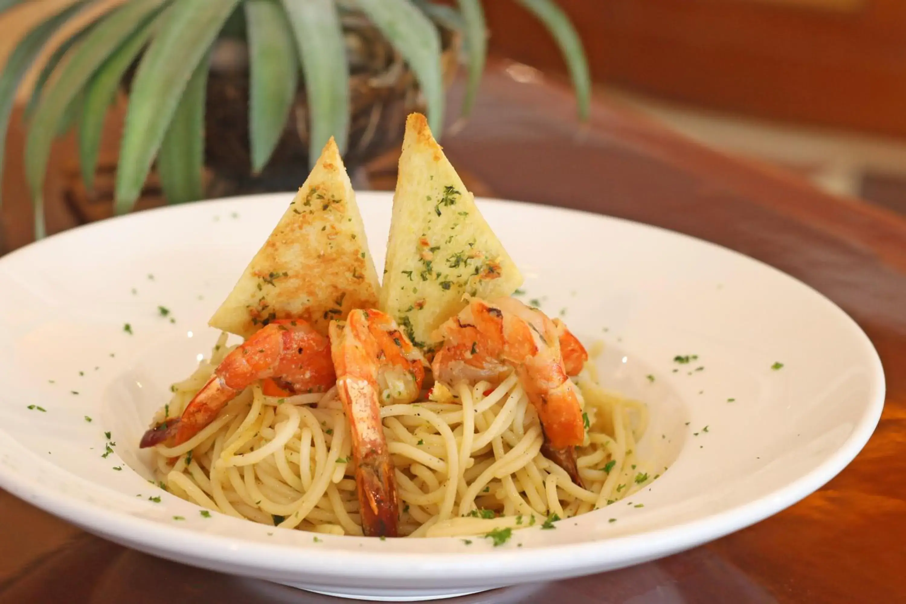 Restaurant/places to eat in Hotel Kaisar Restaurant/places to eat in Hotel Kaisar