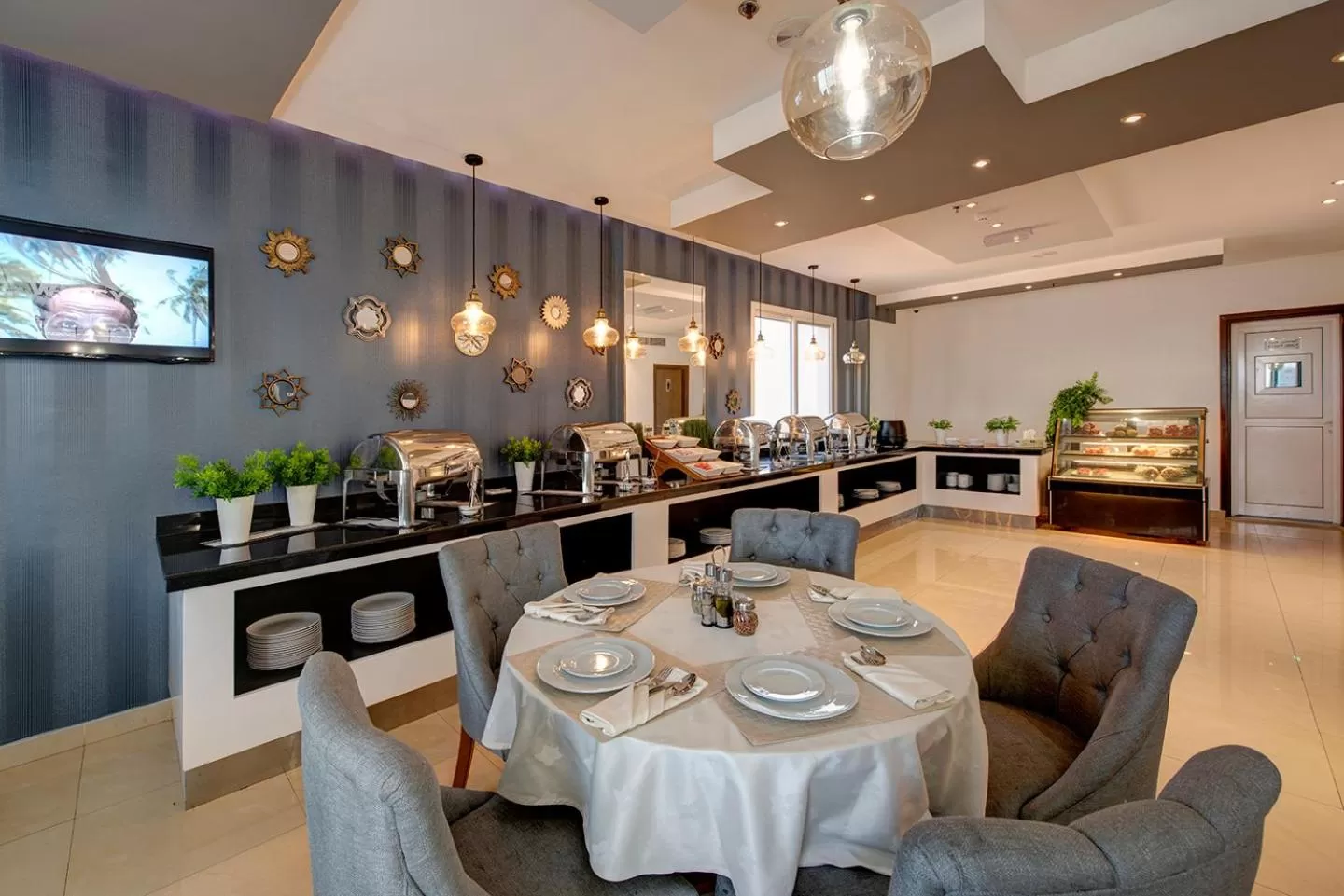 Restaurant/places to eat in City Stay Beach Hotel Apartments - Marjan Island