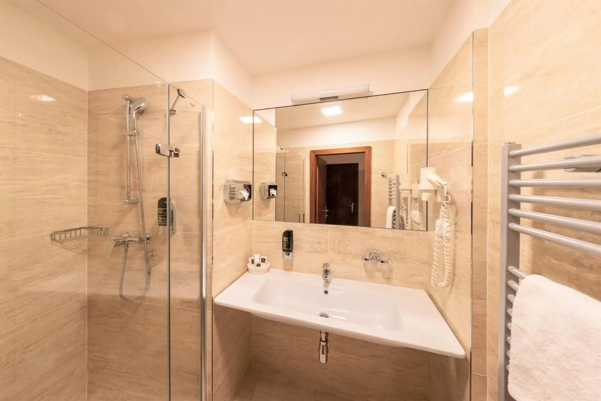 Bathroom in Hotel Meteor Plaza Prague