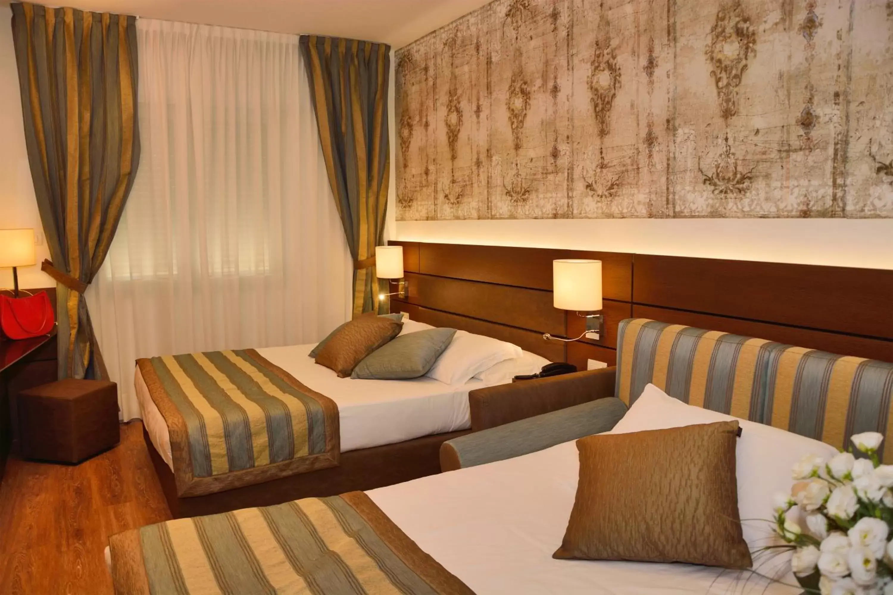 Bed in LH Hotel Sirio Venice