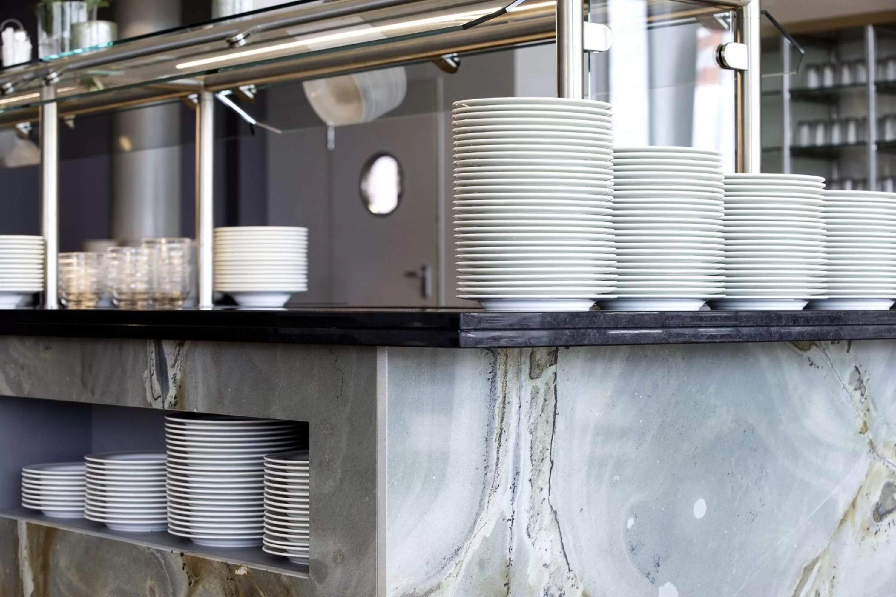 Restaurant/places to eat in Nordsee Hotel Fischereihafen