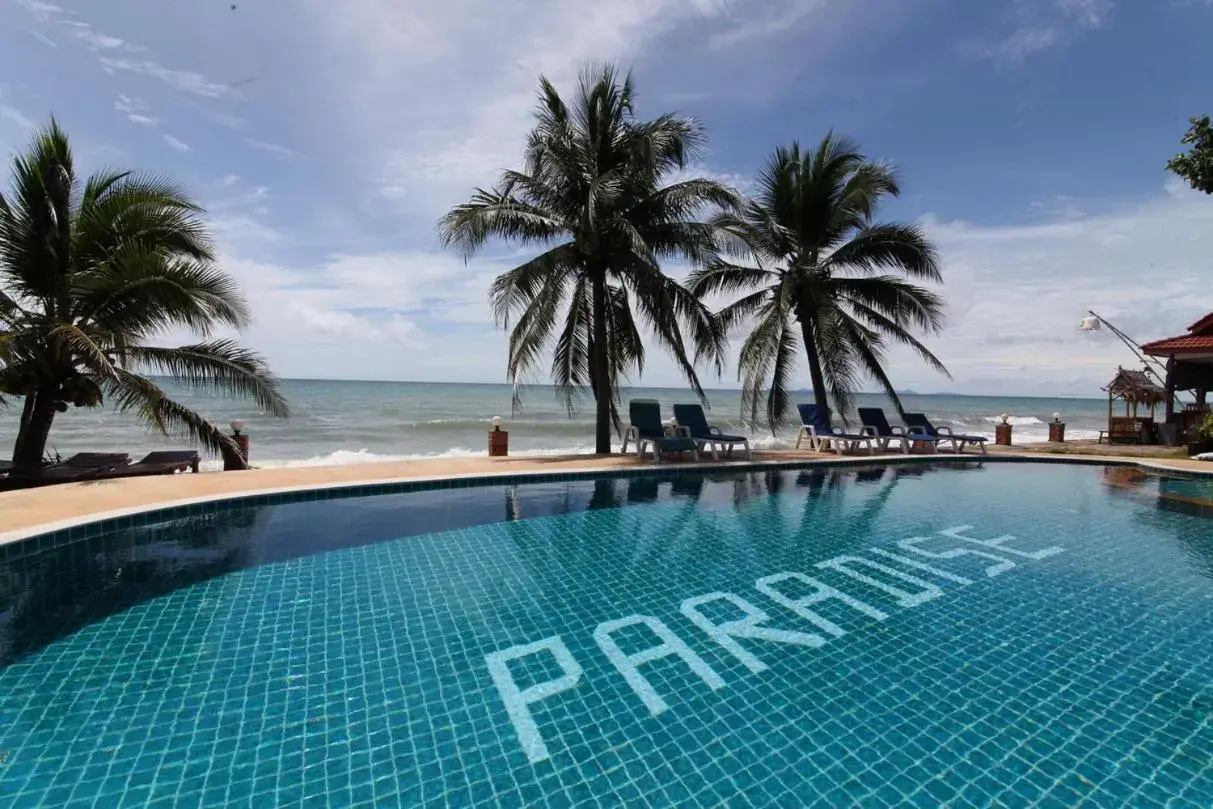 Swimming Pool in Lanta Paradise Beach Resort