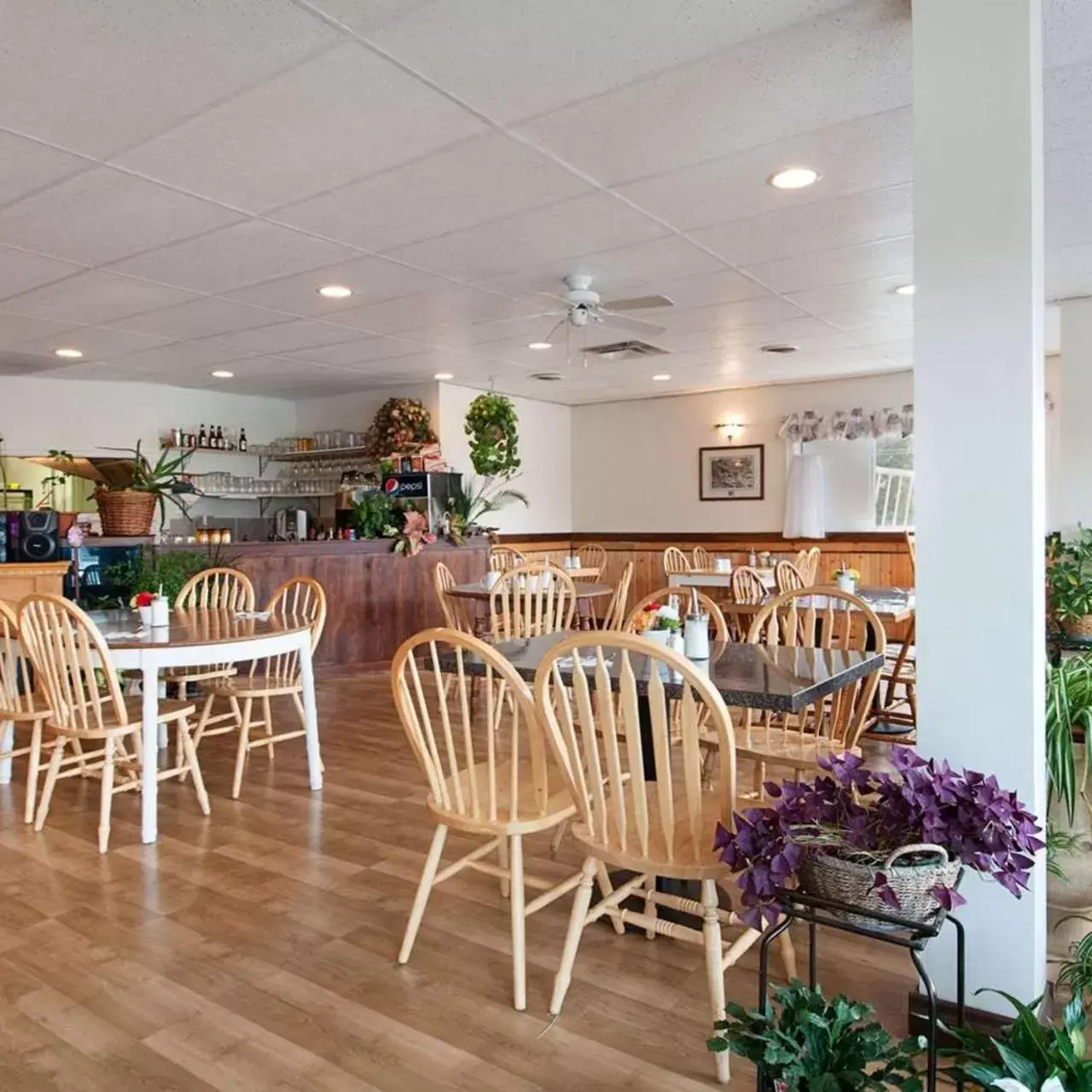 Restaurant/Places to Eat in MountainView Hotel Merritt