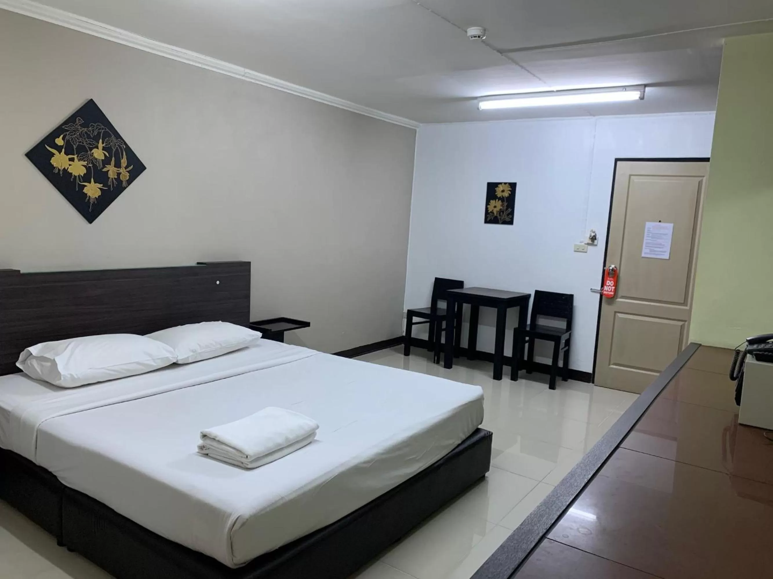 Bedroom, Bed in Smith Residence