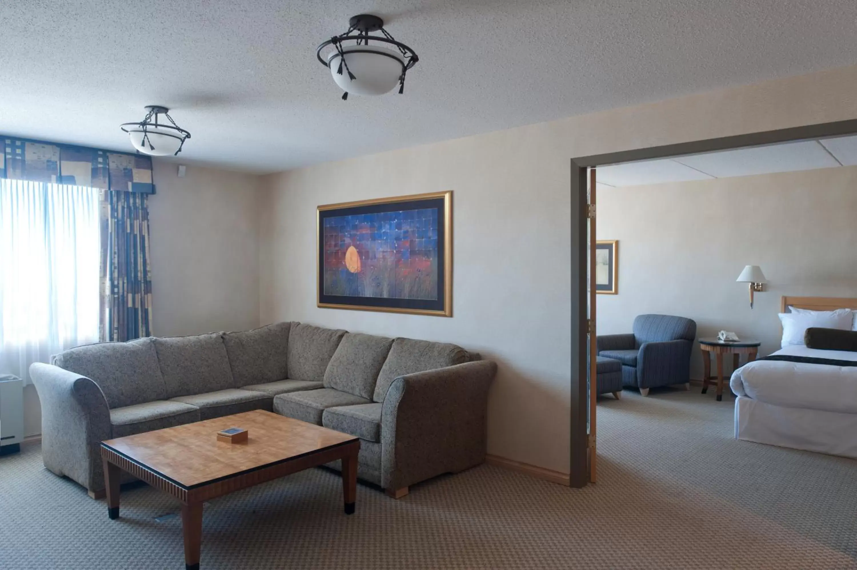 Shower, Seating Area in Ramada Plaza by Wyndham Prince George