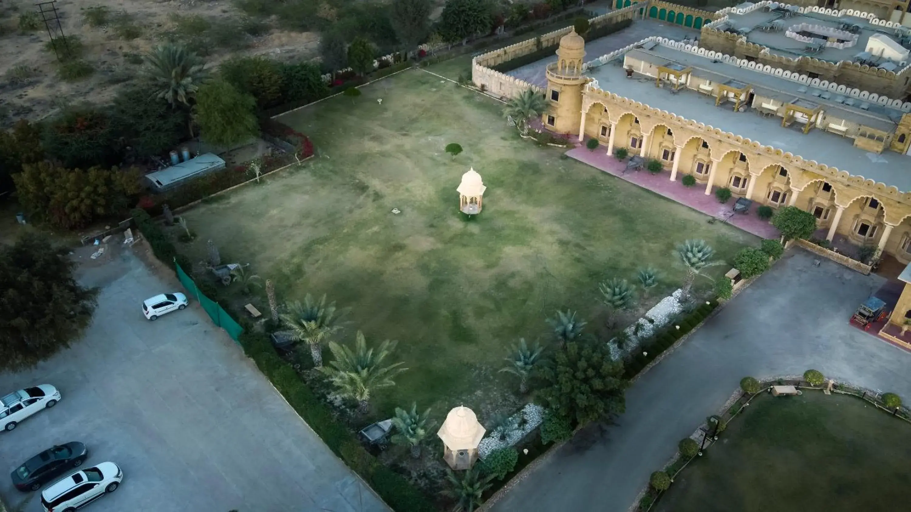 Bird's eye view, Bird's-eye View in Fort Rajwada