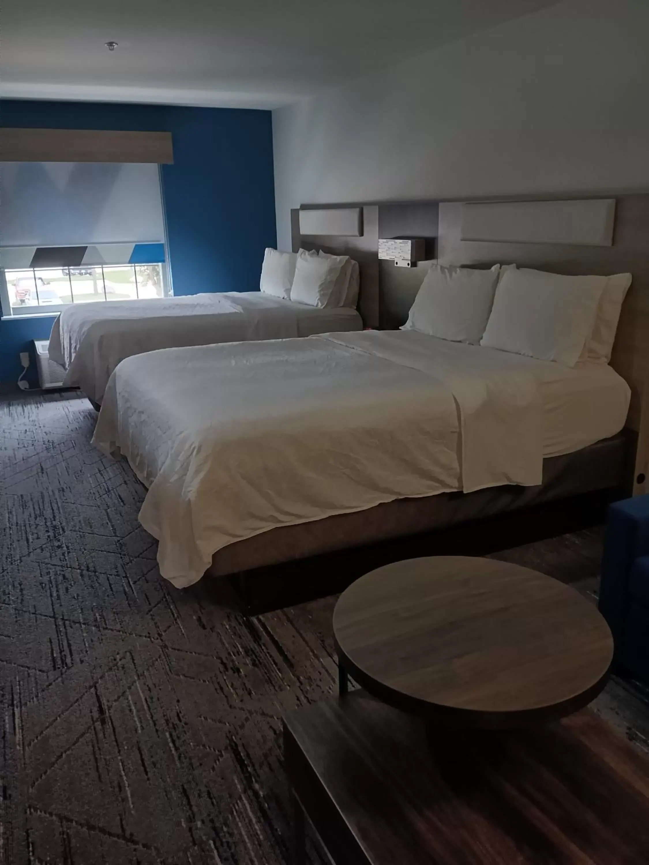 Bedroom, Bed in Holiday Inn Express & Suites - Jourdanton-Pleasanton, an IHG Hotel