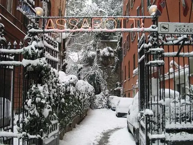 Facade/entrance, Winter in Hotel Assarotti
